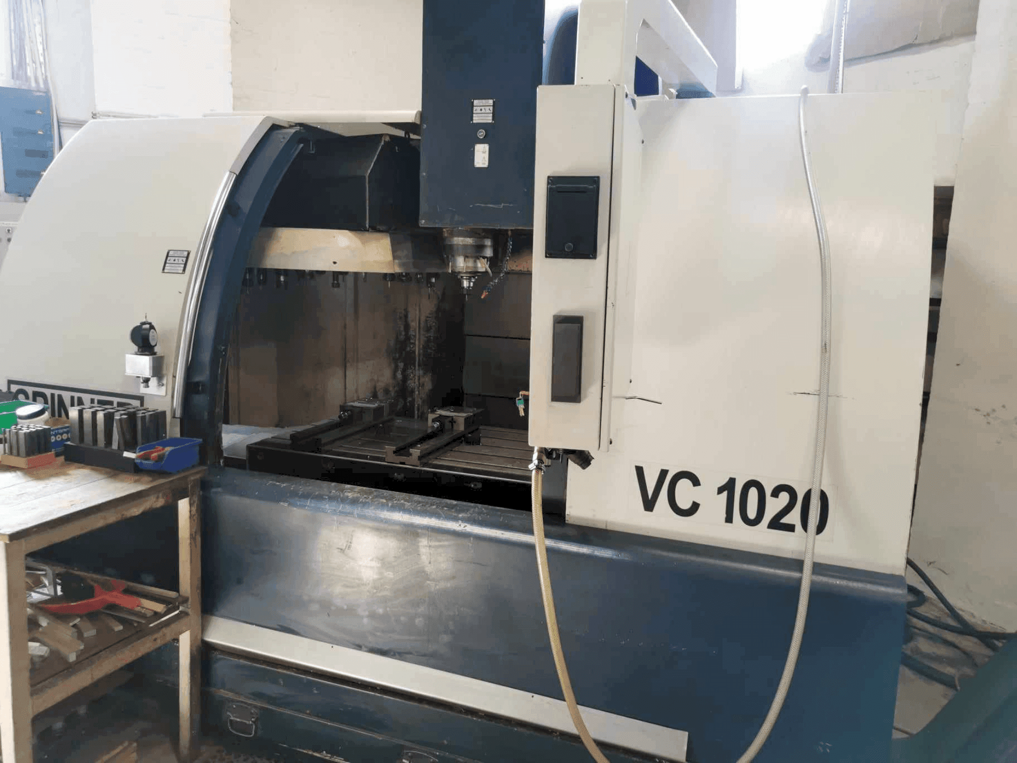Vue de face de la machine SPINNER VC 1020
