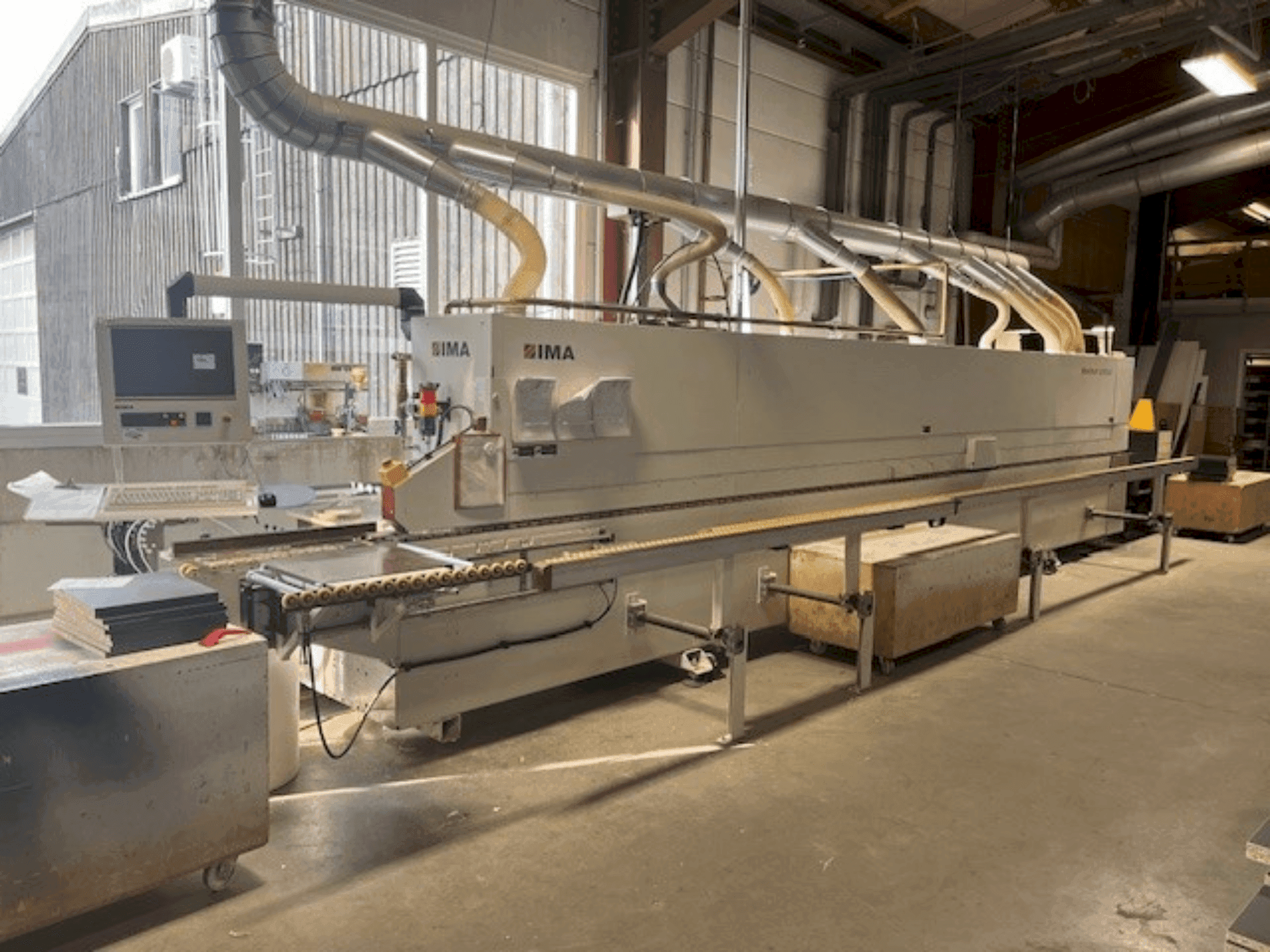 Vue de face de la machine IMA Novimat/Contour/I/G80/700/R3+