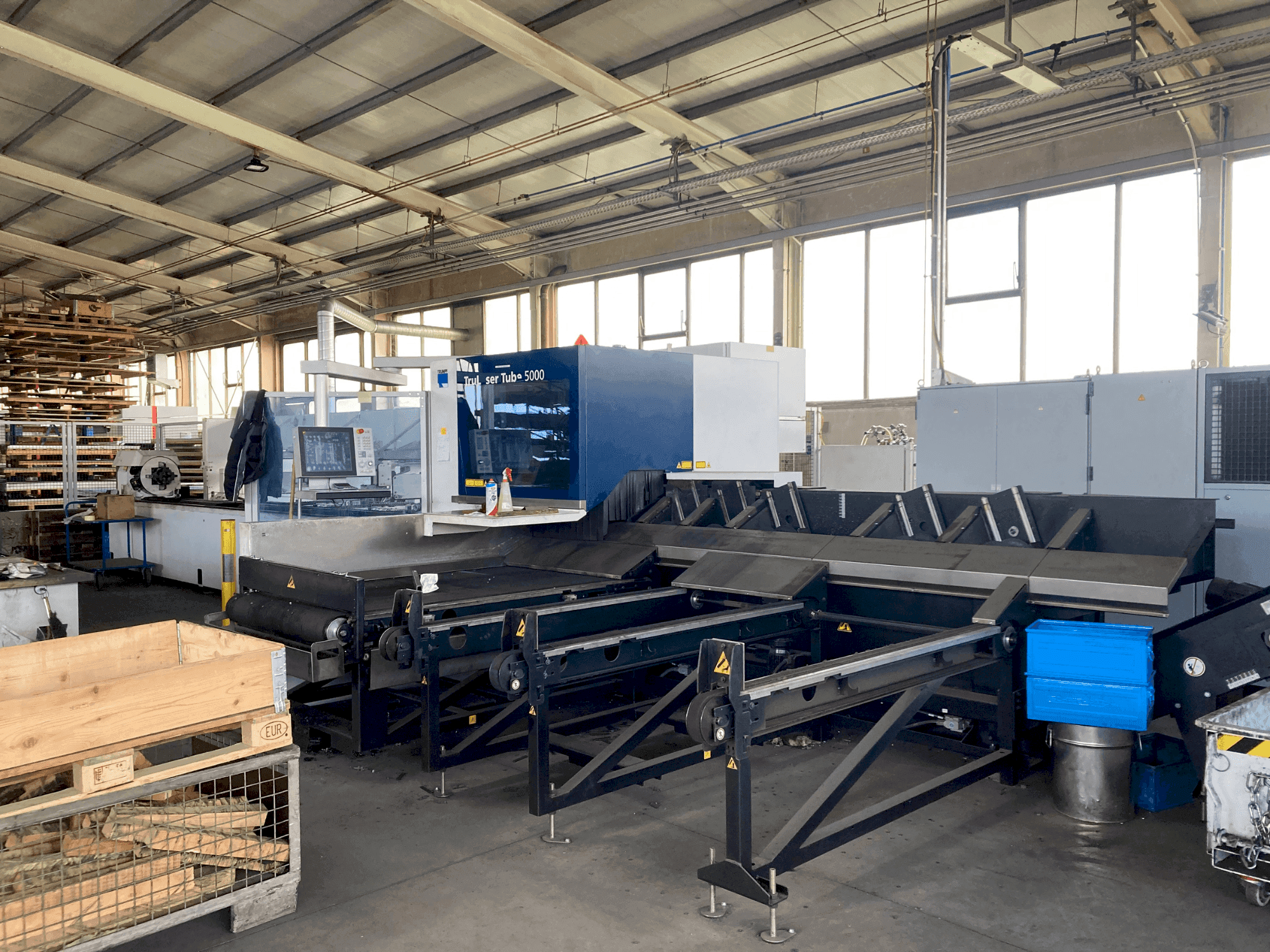 Vue de face de la machine TRUMPF TruLaser Tube 5000
