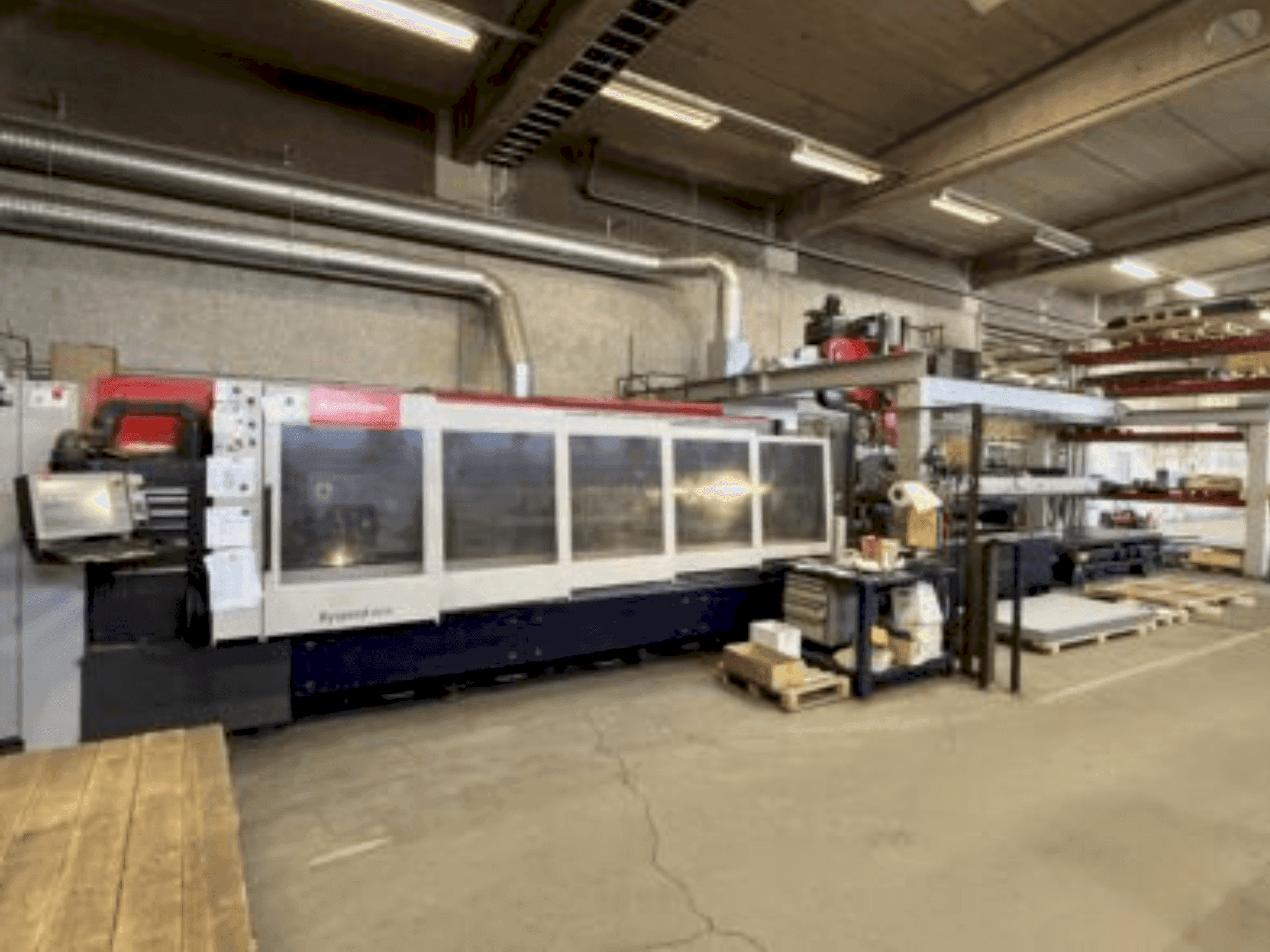 Vue de face de la machine Bystronic Bysprint 3015
