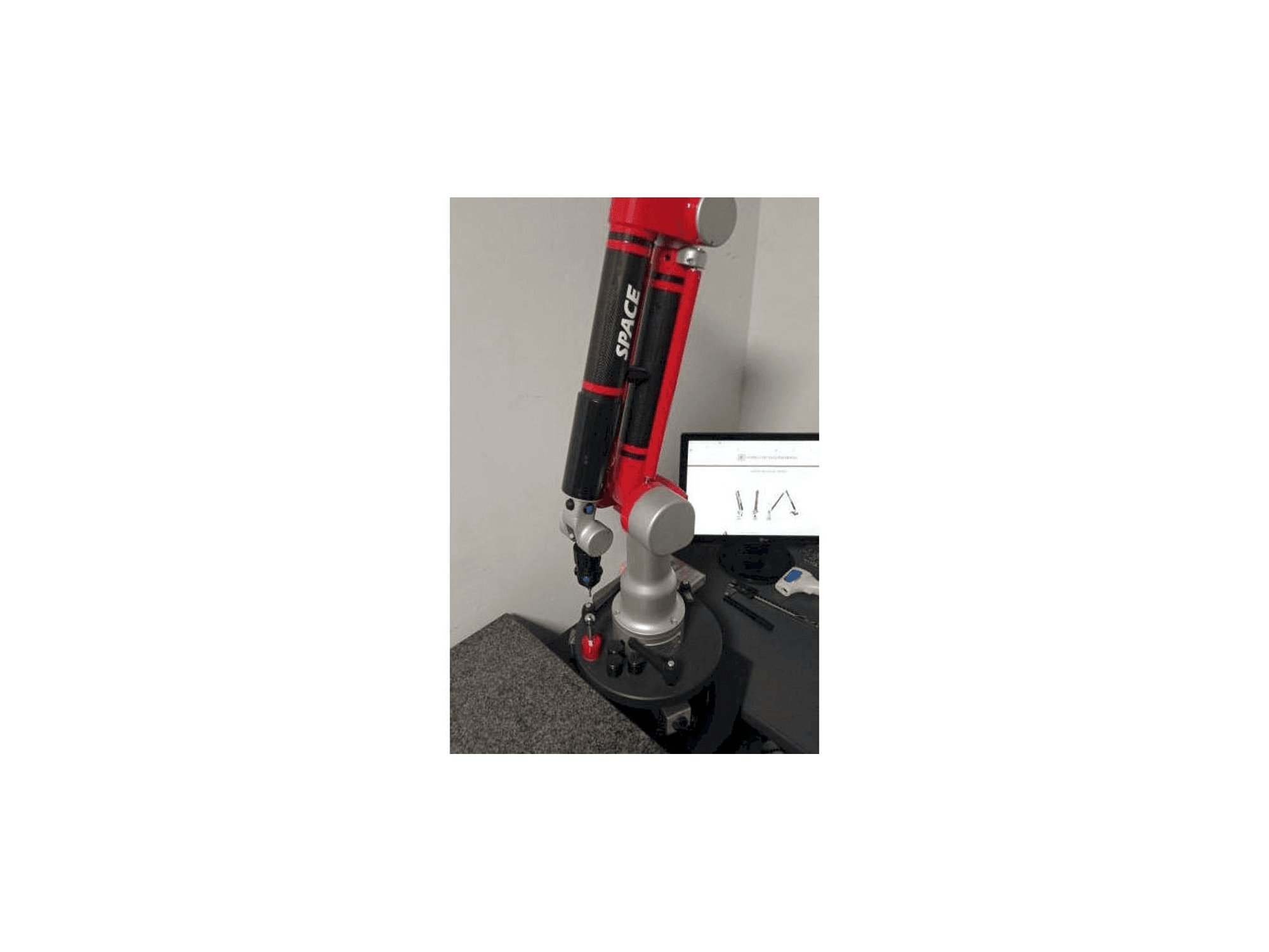 Vue de face de la machine Tomelleri Engineering Space - 6 Axes