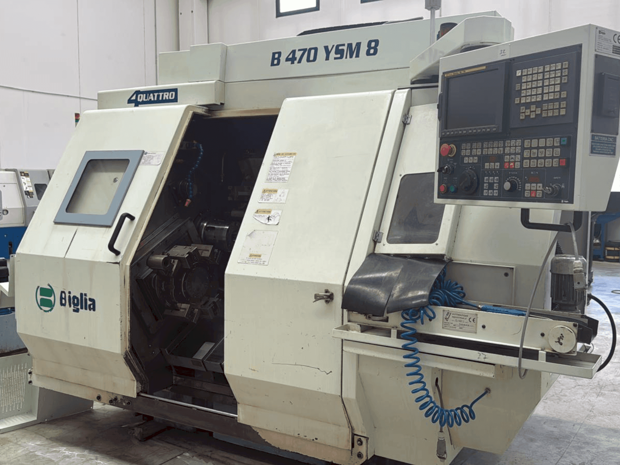 Vue de face de la machine Biglia B470 YSM