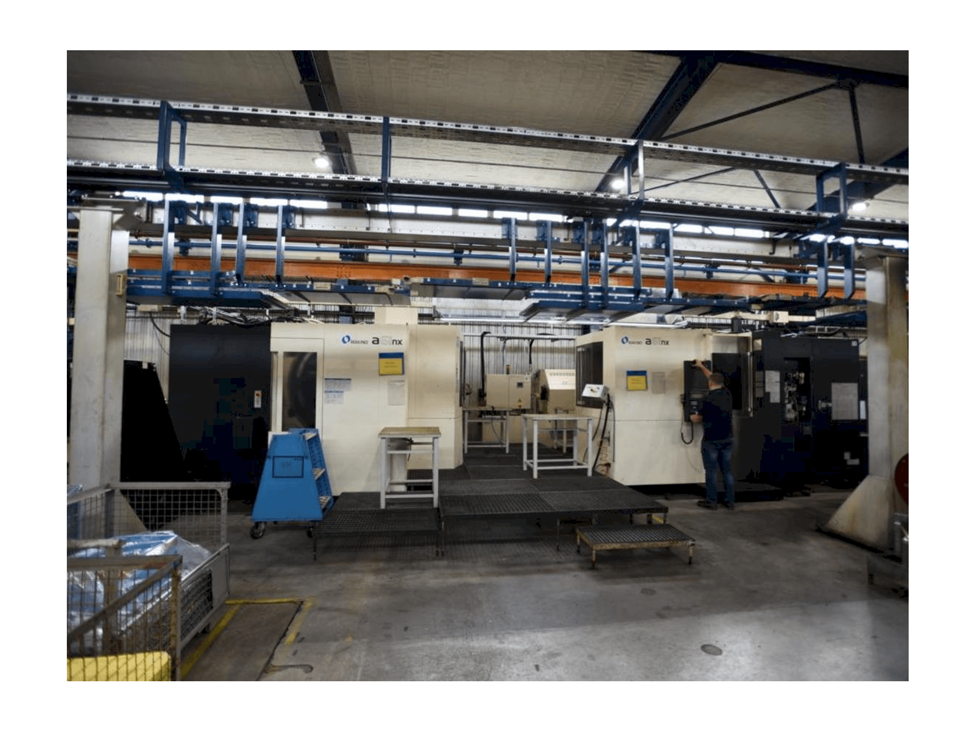 Vue de face de la machine Makino a61nx Pro 6