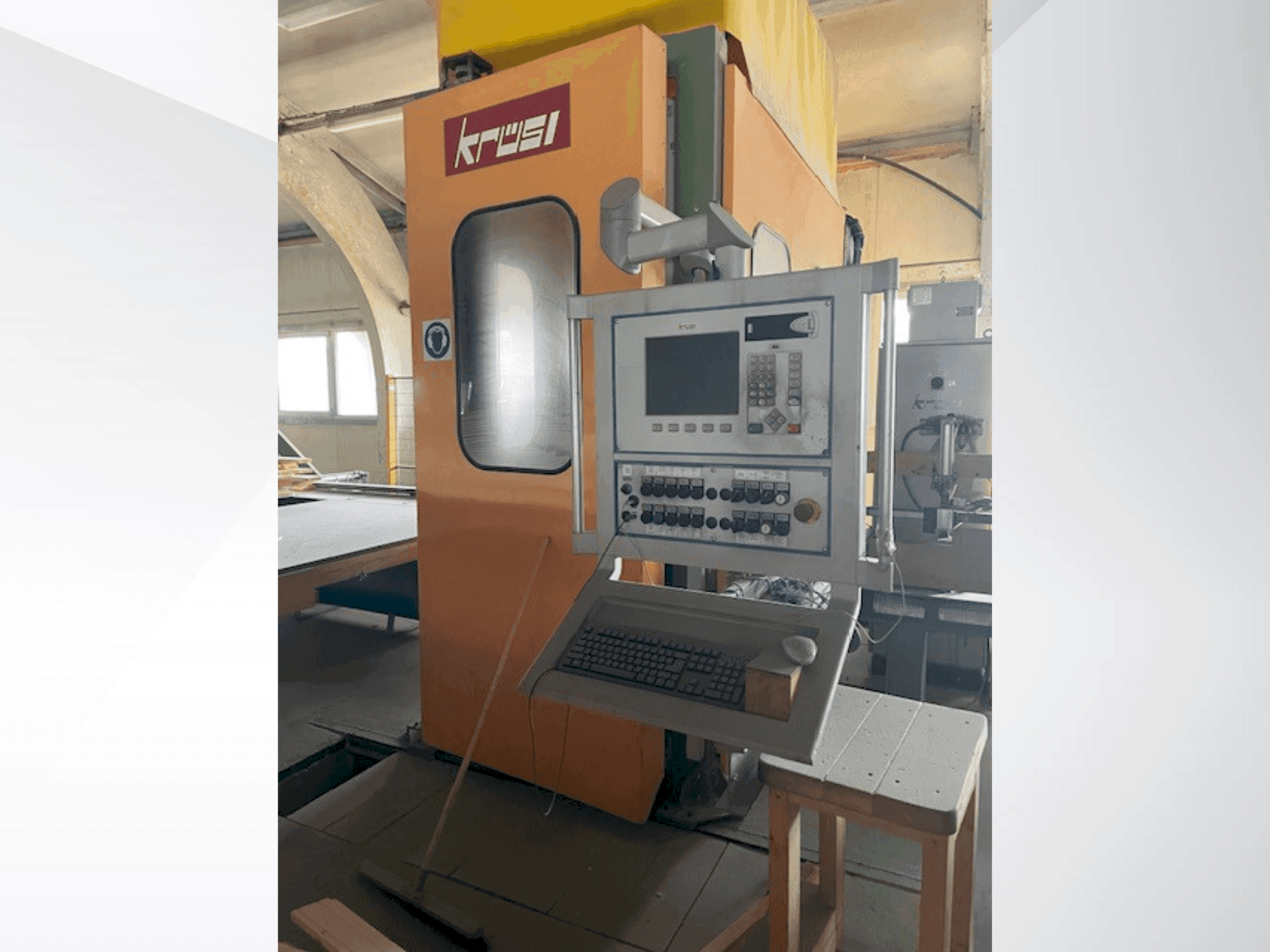 Vue de face de la machine KRÜSI KM-95 G1