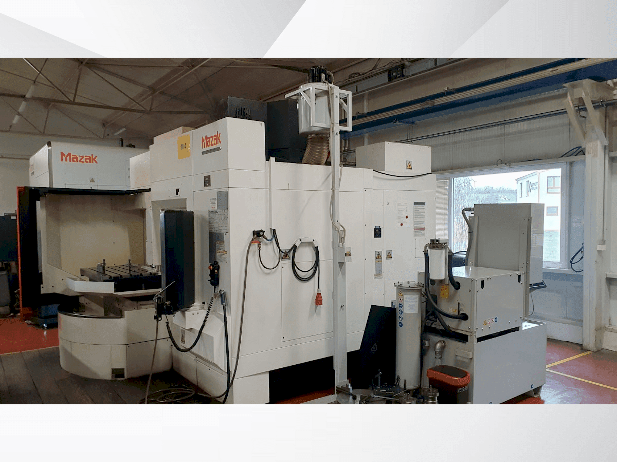 Vue de face de la machine Mazak VCS 530C-2PC