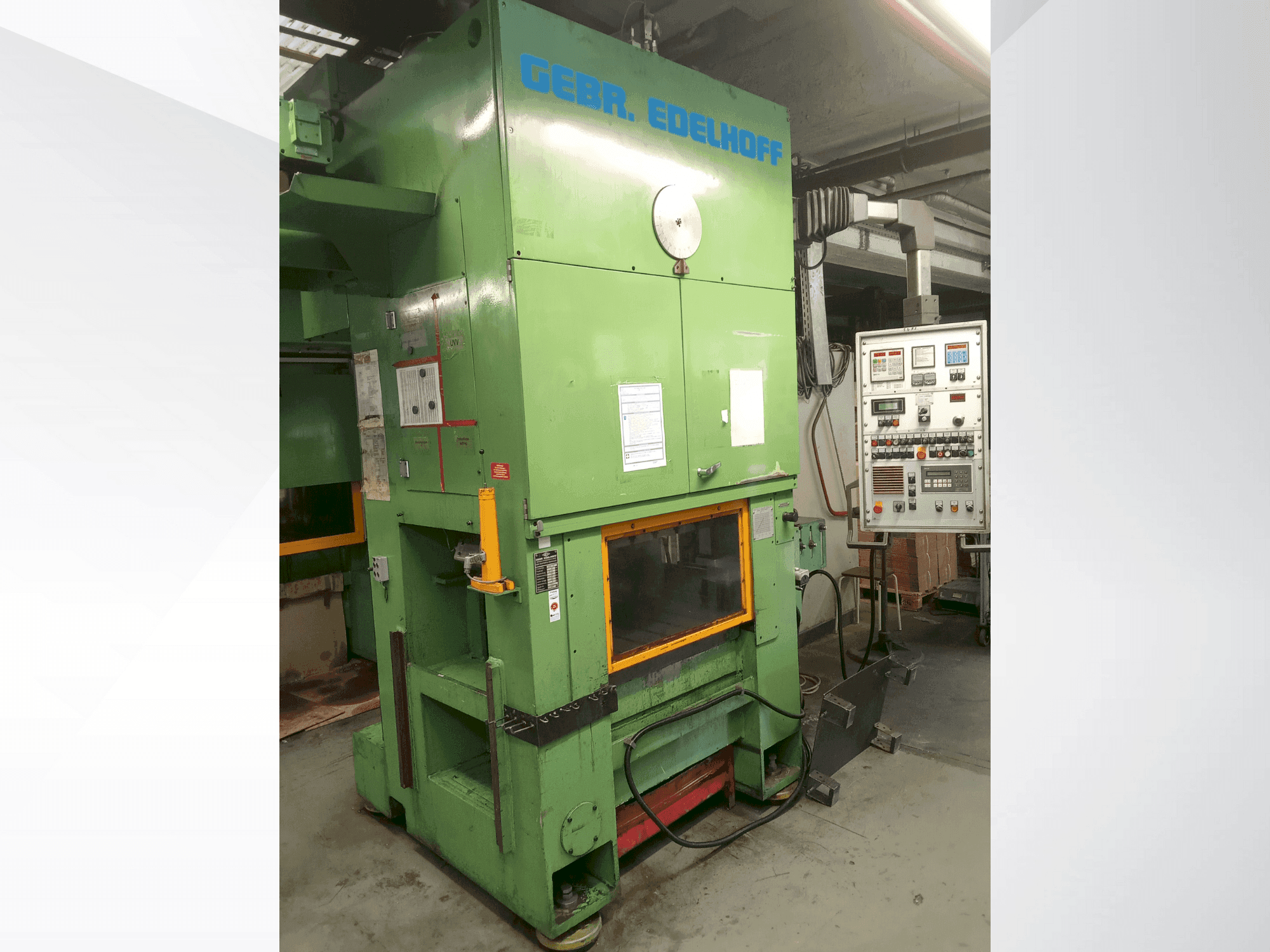 Vue de face de la machine EDELHOFF DARR 1/80