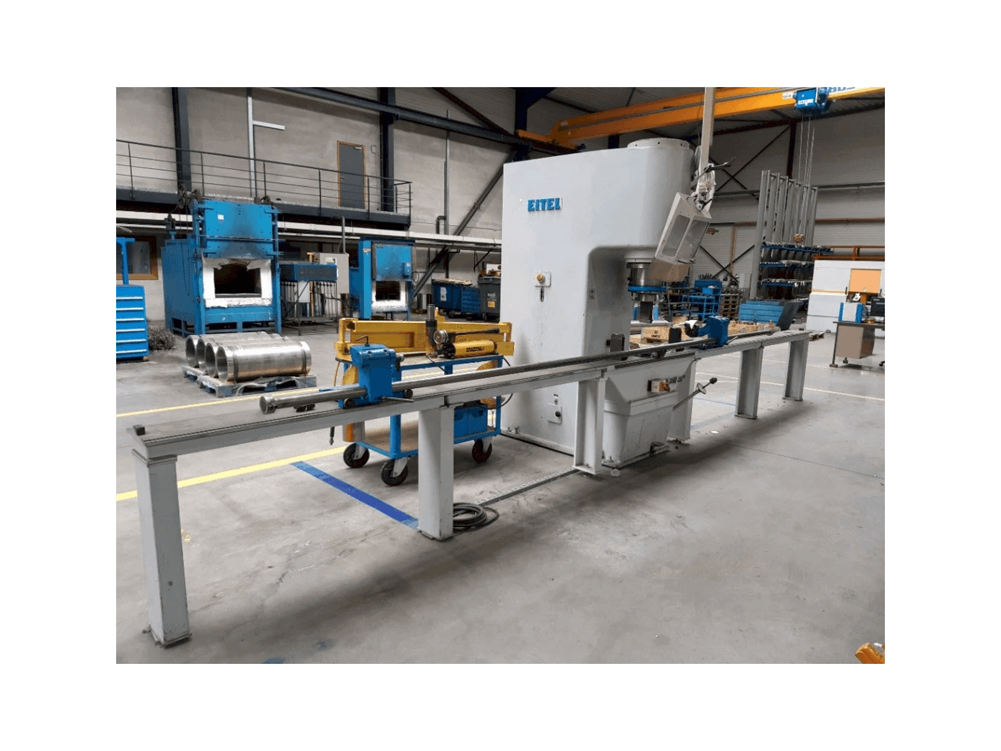 Vue de face de la machine EITEL-PRESS RP 100