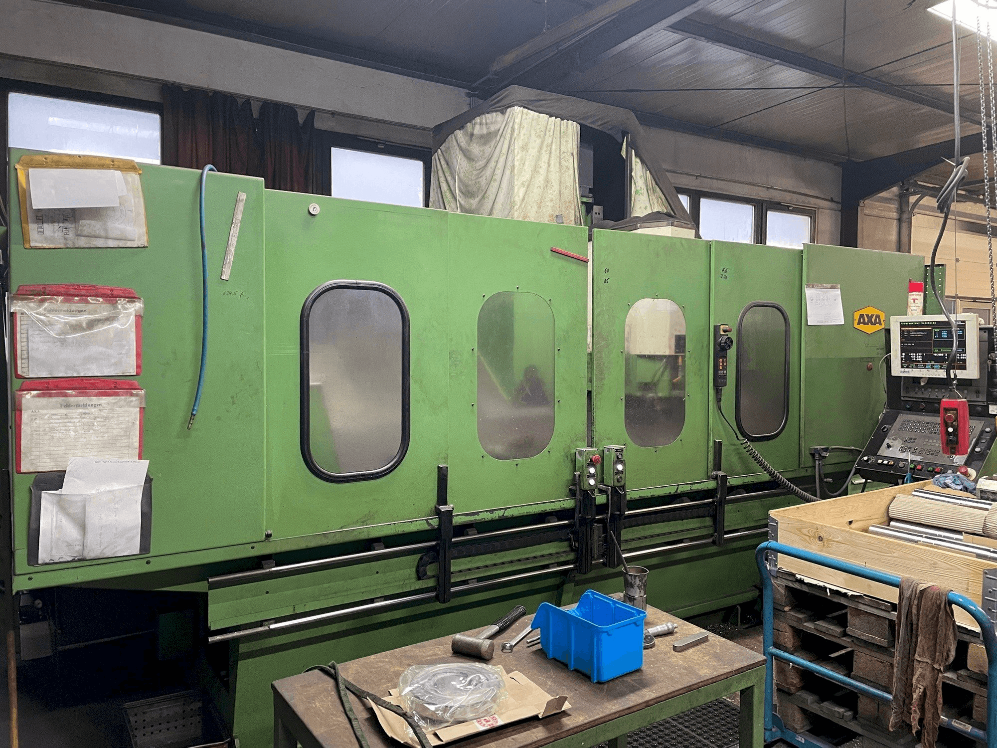 Front view of AXA VSC 2 machine