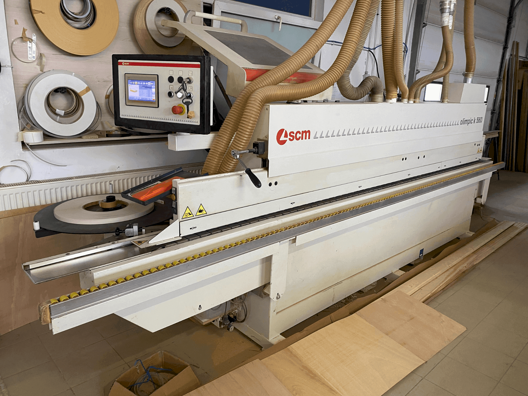 Vue de face de la machine SCM OLIMPIC K 560