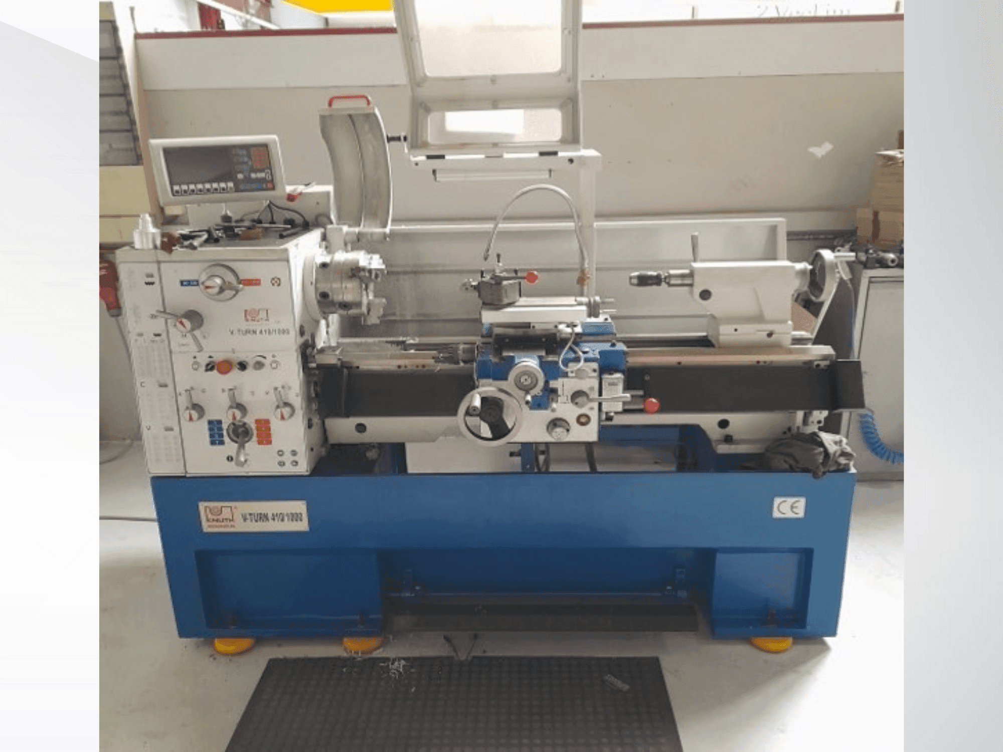 Vue de face de la machine KNUTH V-Turn 410/1000