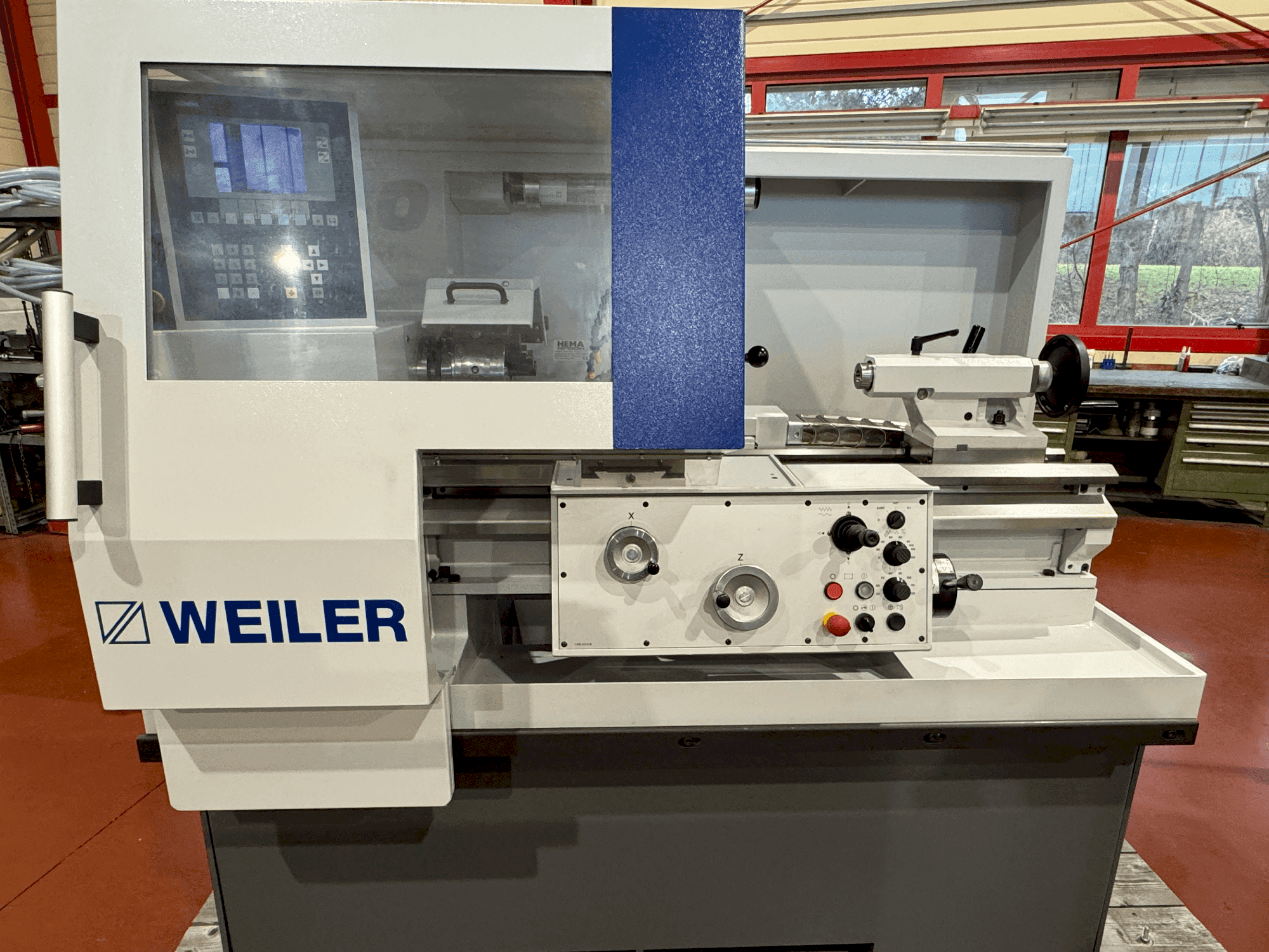 Vue de face de la machine Weiler C 30x750