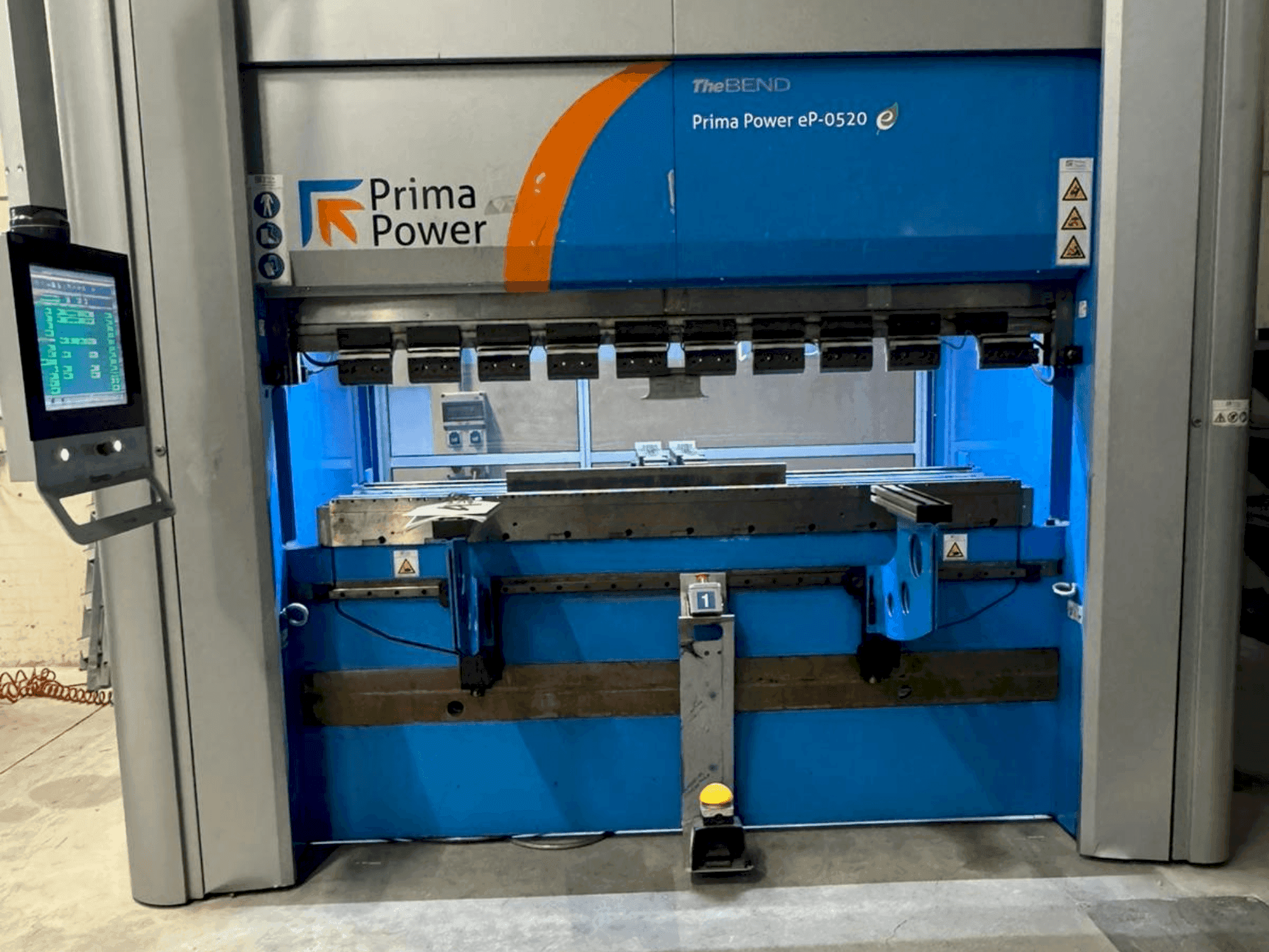 Vue de face de la machine Prima Power eP-0520