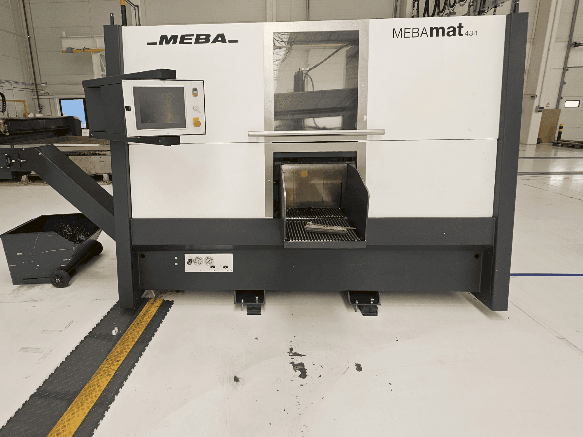 Vue de face de la machine MEBA MEBAmat 434