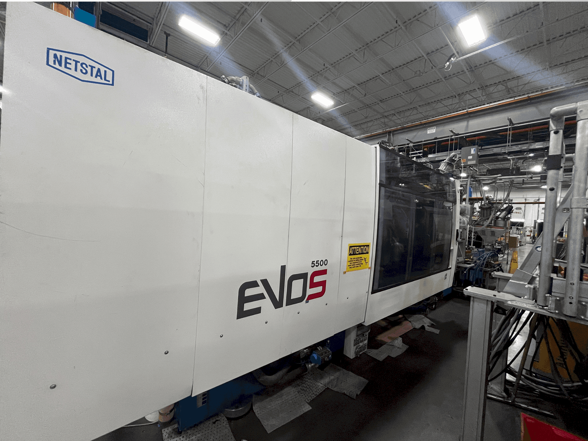 Vue de face de la machine Netstal EVOS 5500-2900 Speed