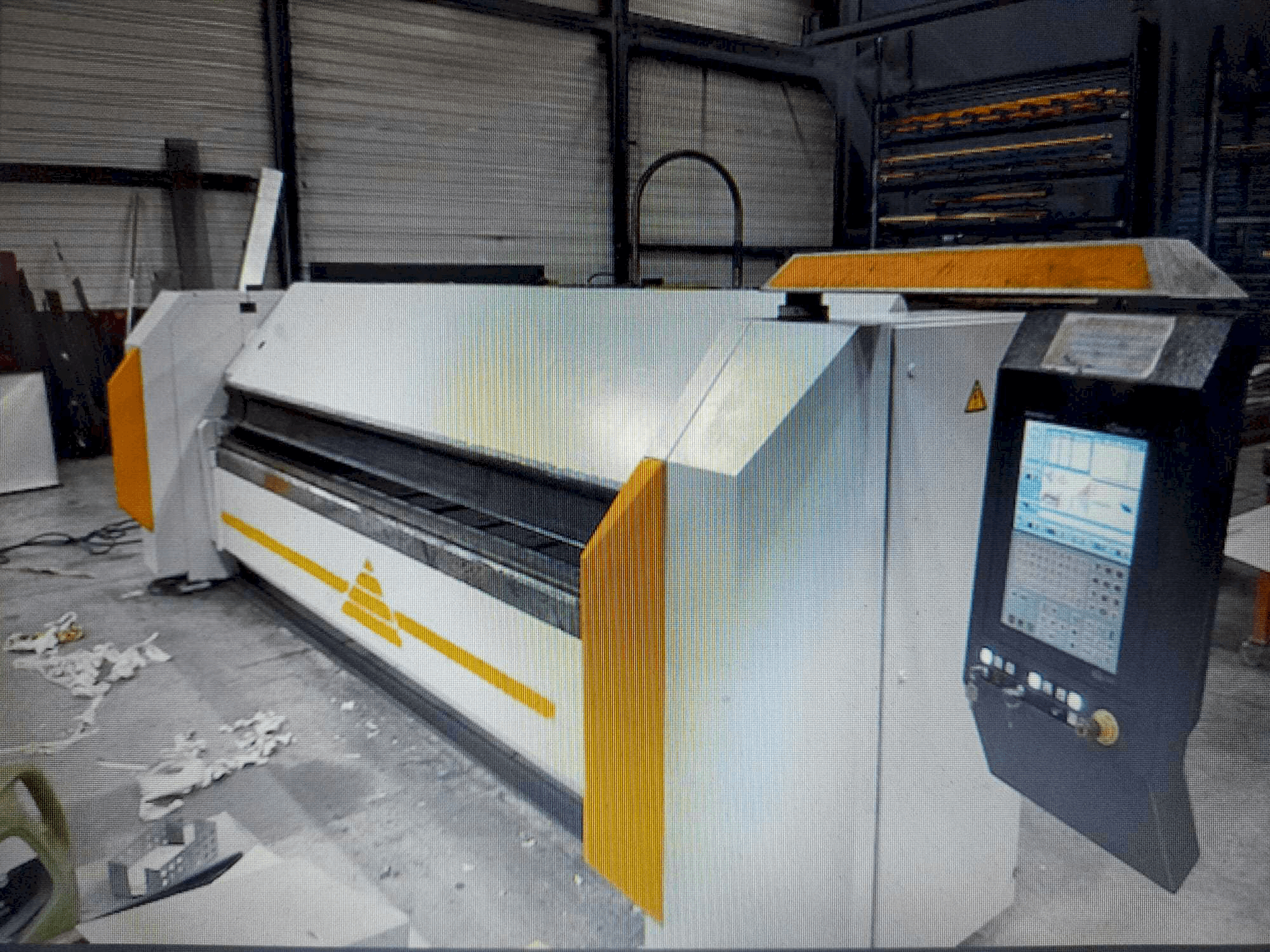 Vue de face de la machine RAS 73.40 flexibend