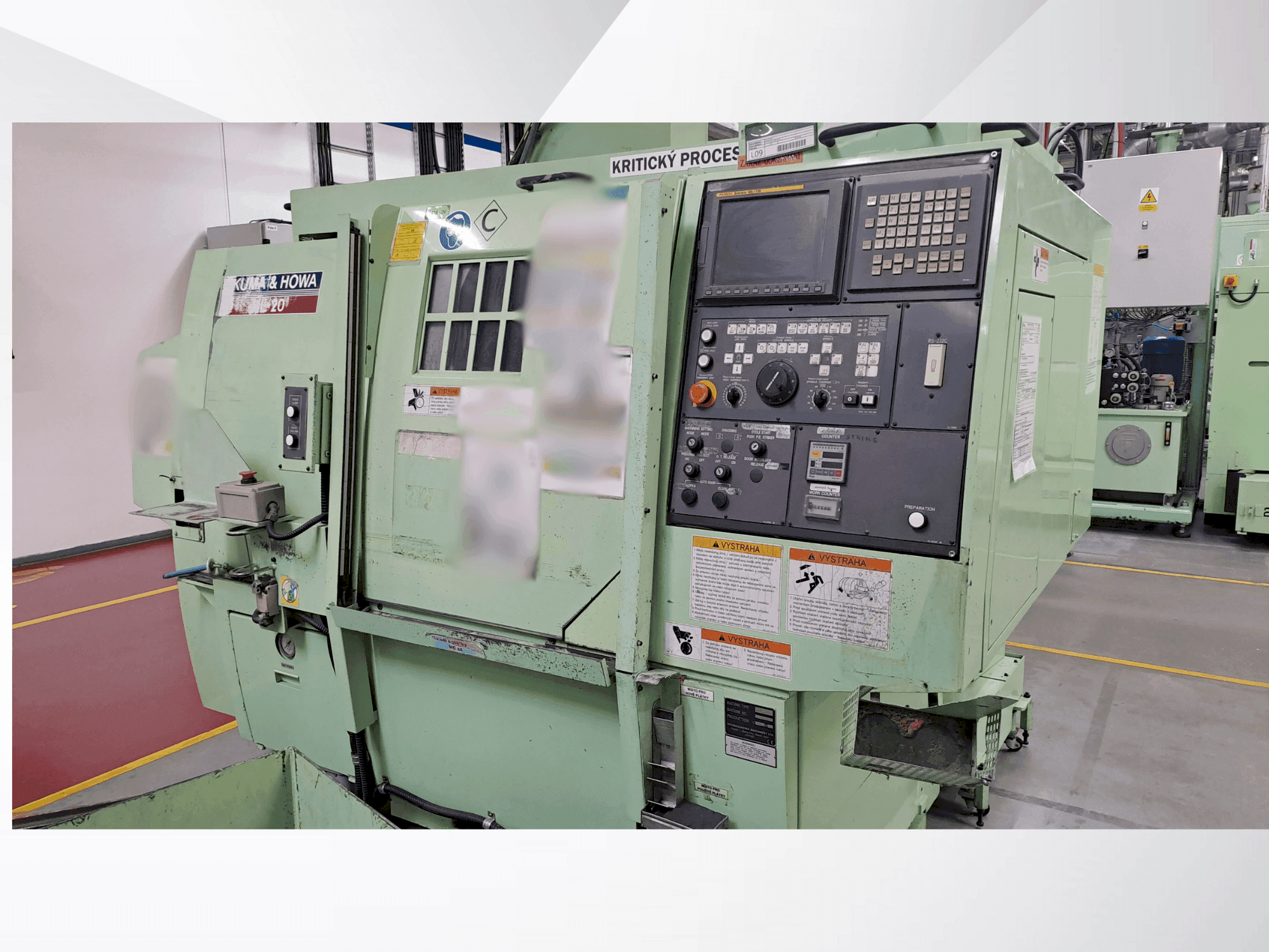 Vue de face de la machine OKUMA & HOWA HL-20
