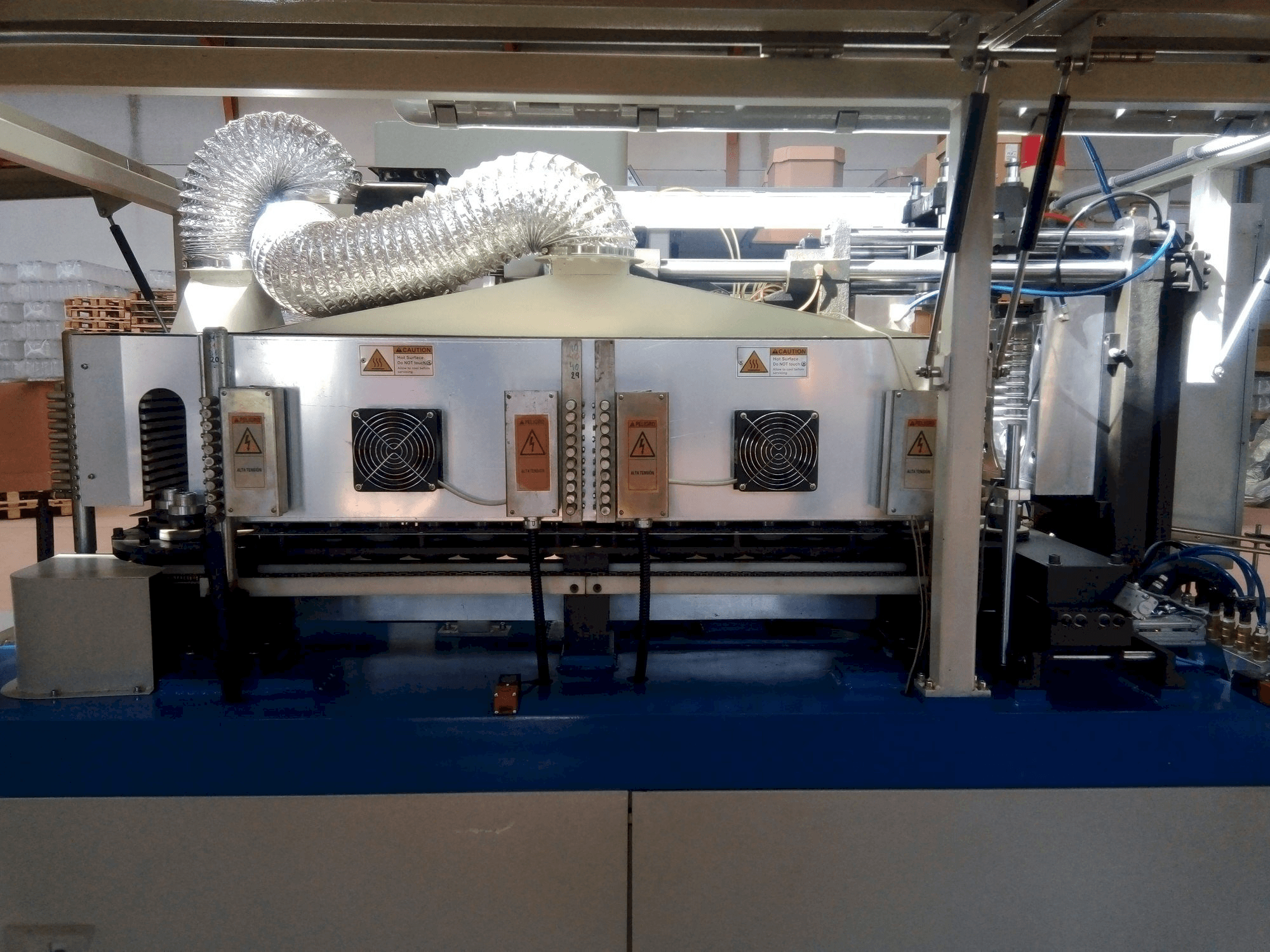 Vue de face de la machine YANCED YS600