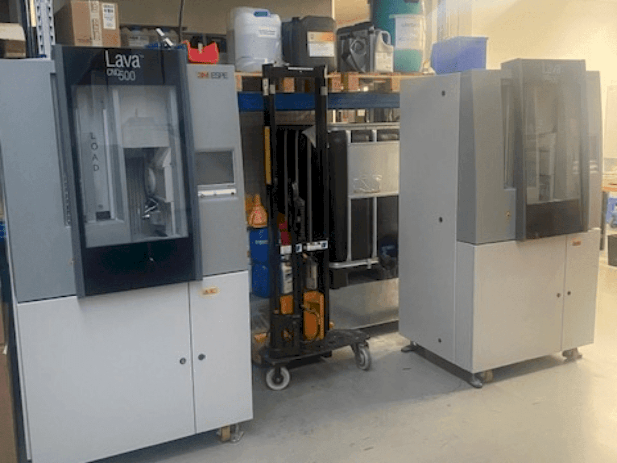 Vue de face de la machine ESPE LAVA CNC 500