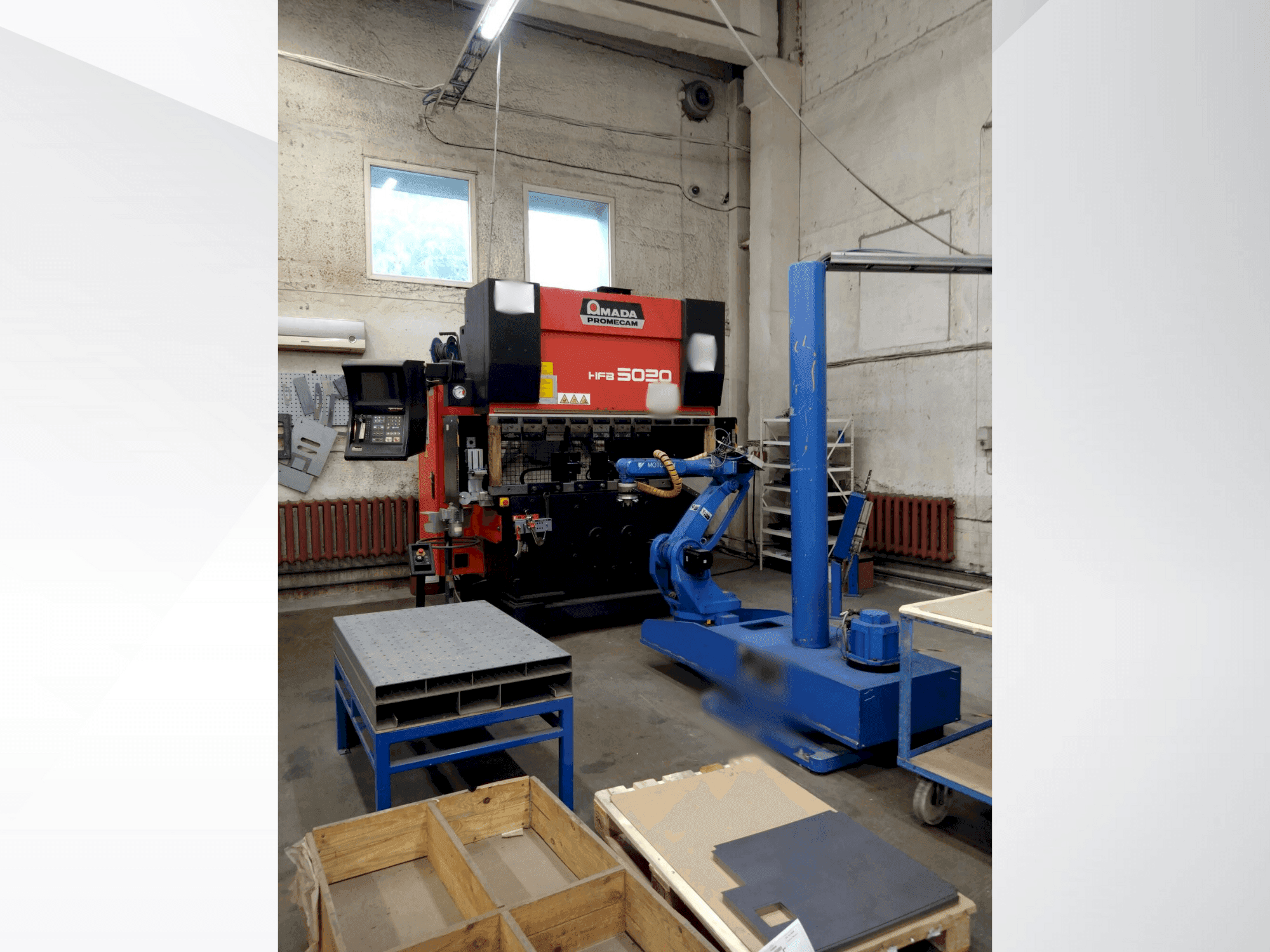 Vue de face de la machine AMADA HFBO 50 20