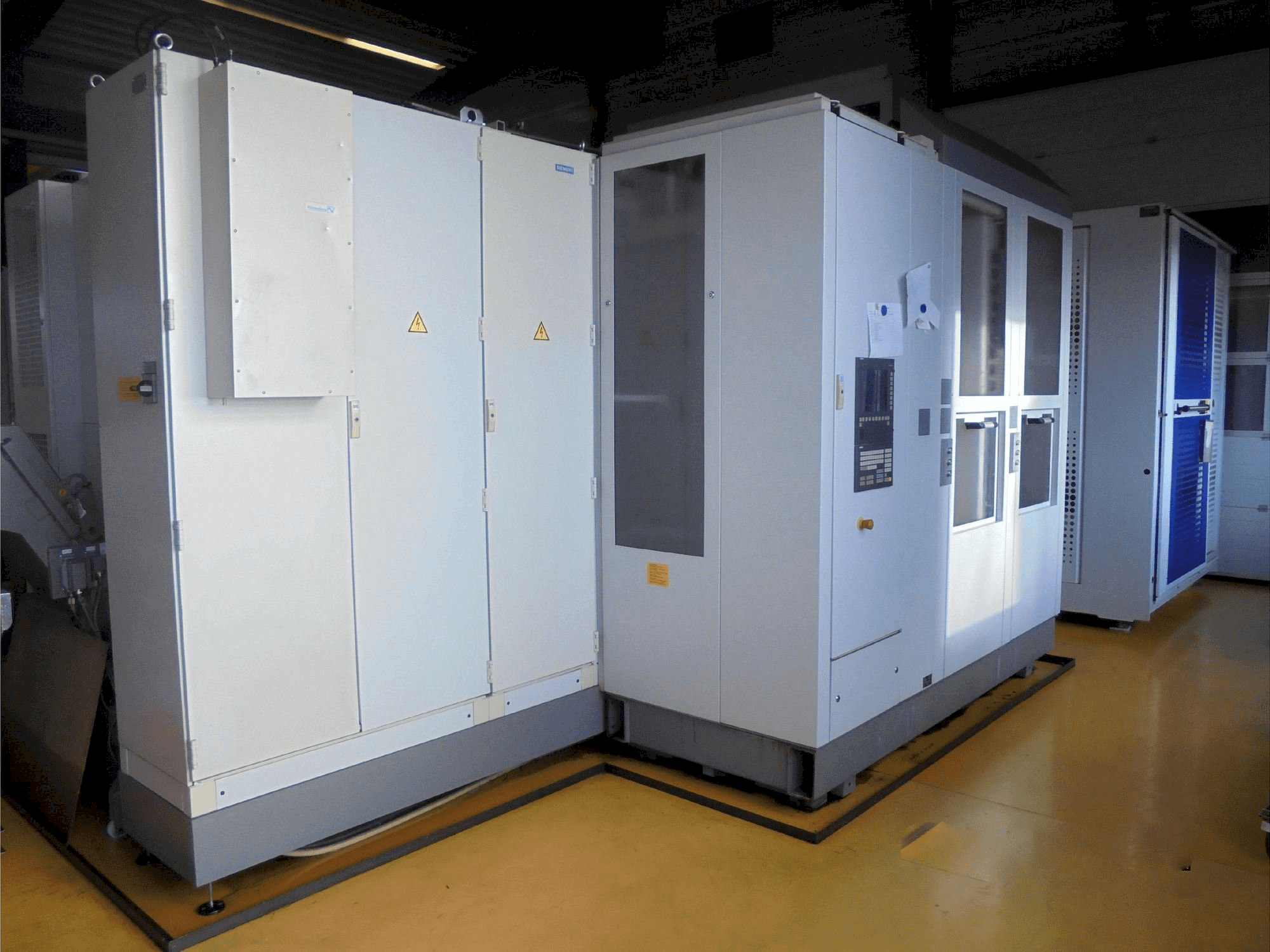 Vue de face de la machine Heckert HEC500D XXL