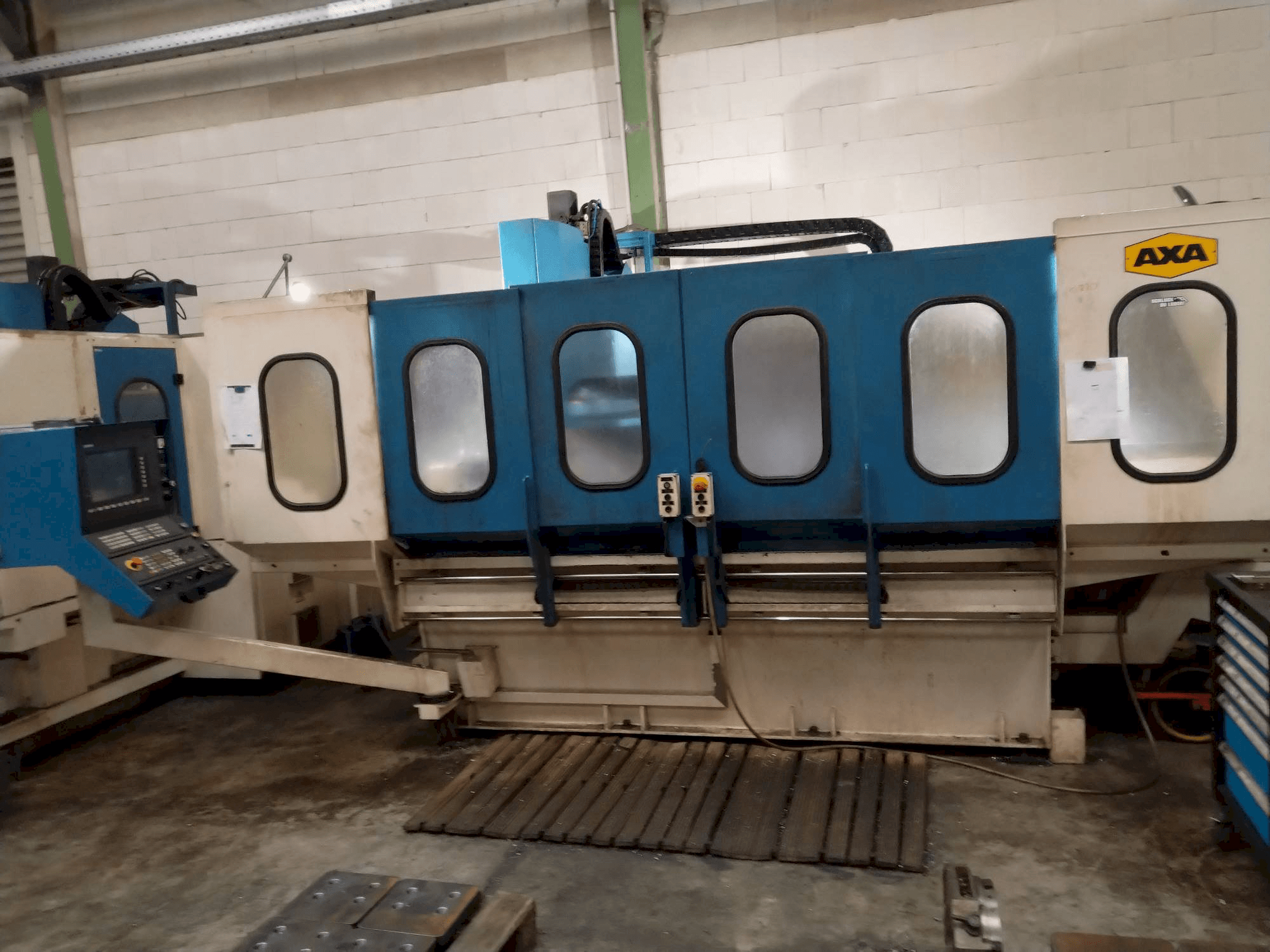 Vue de face de la machine AXA VSC 2M