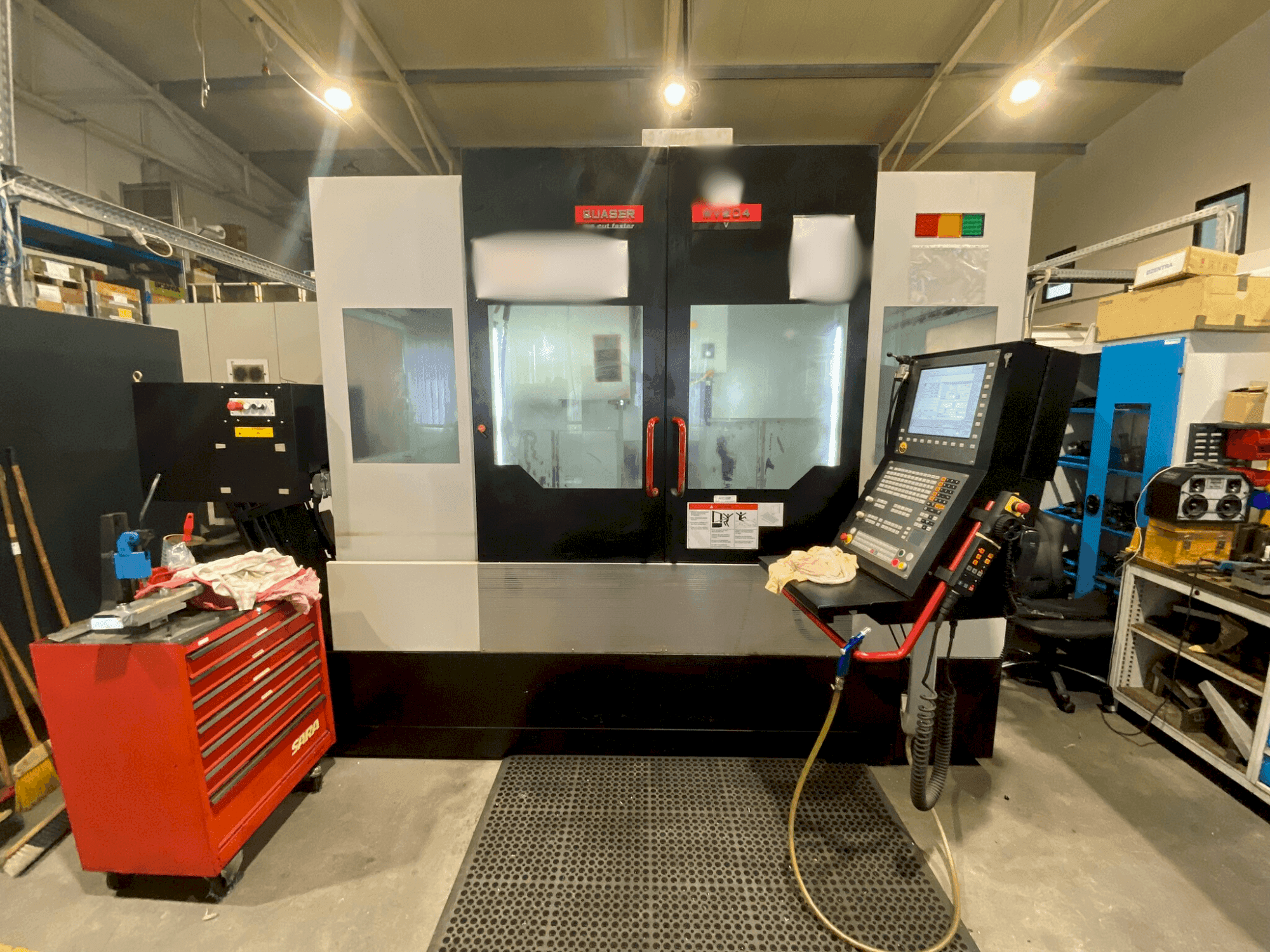 Vue de face de la machine Quaser MV204