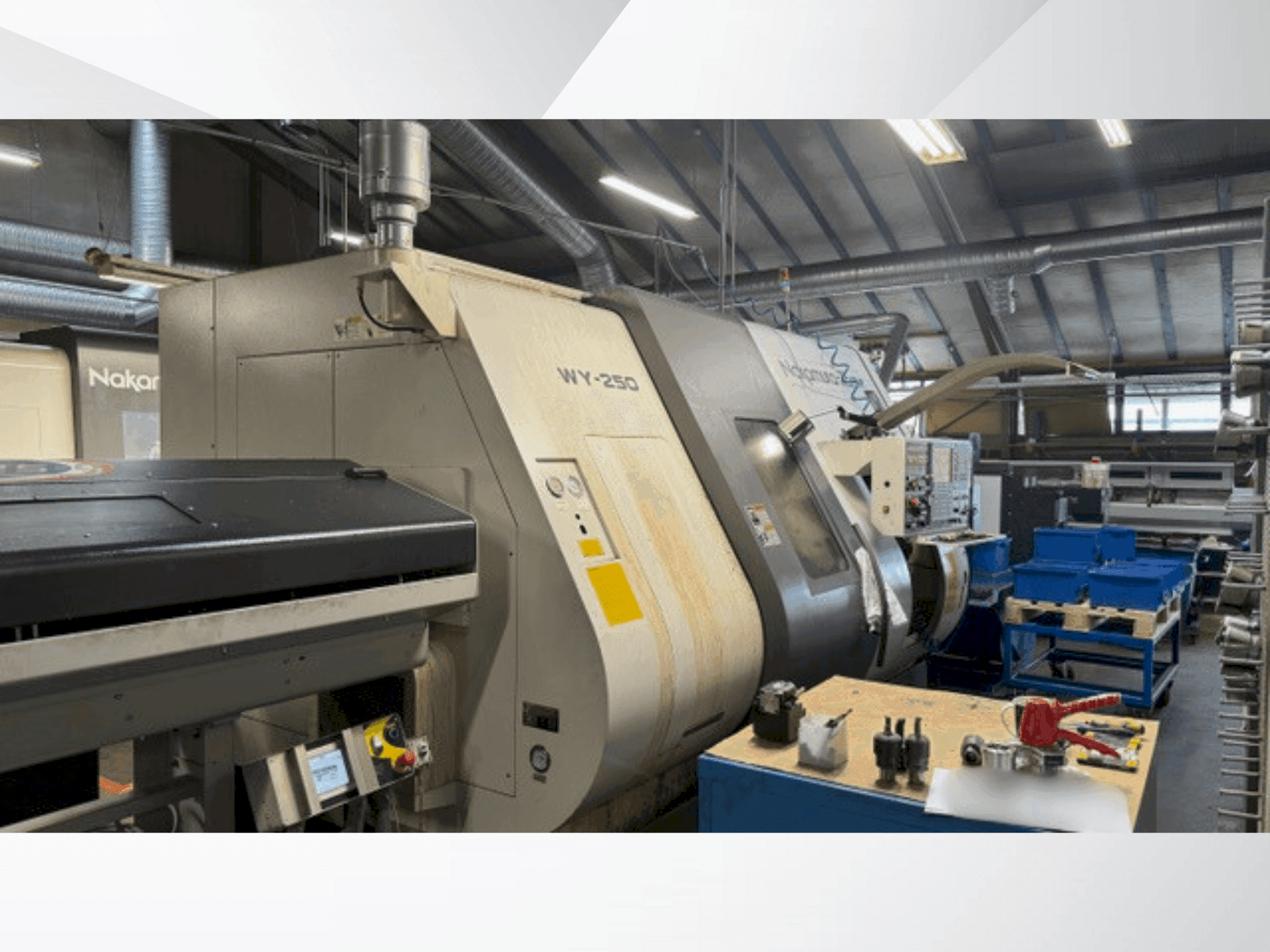 Vue de face de la machine NAKAMURA-TOME WY-250