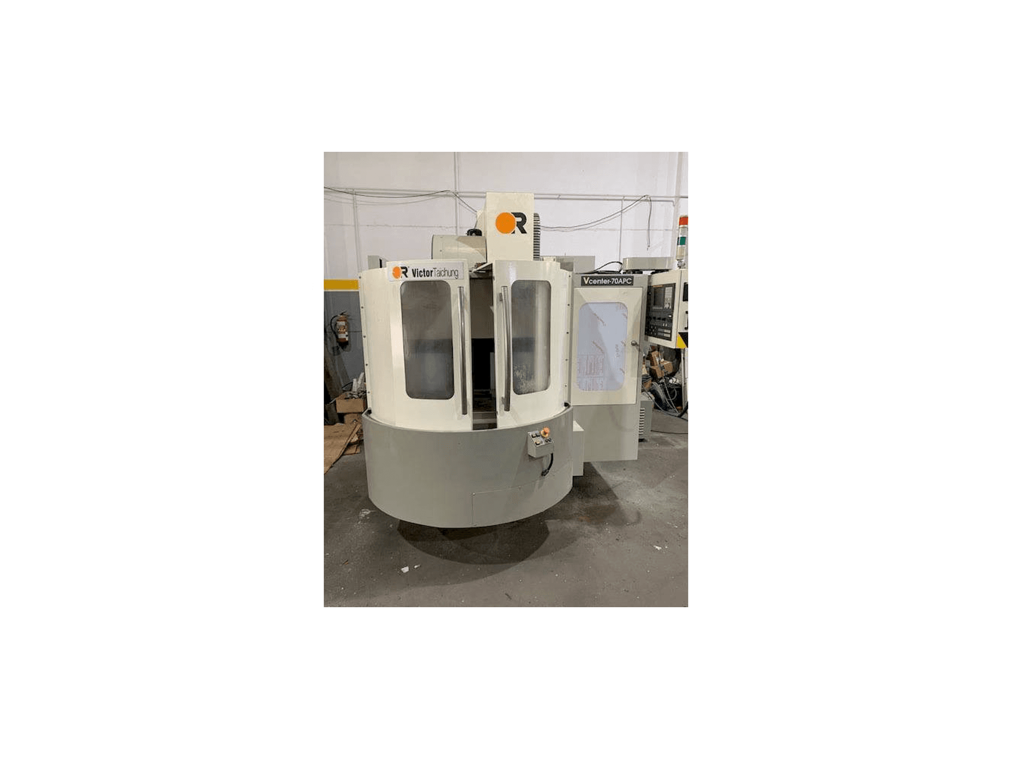 Vue de face de la machine Victor Vcenter-70APC