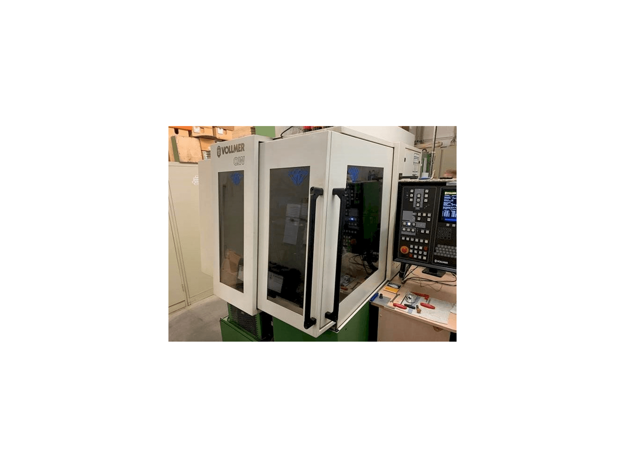 Vue de face de la machine VOLLMER QW72 P