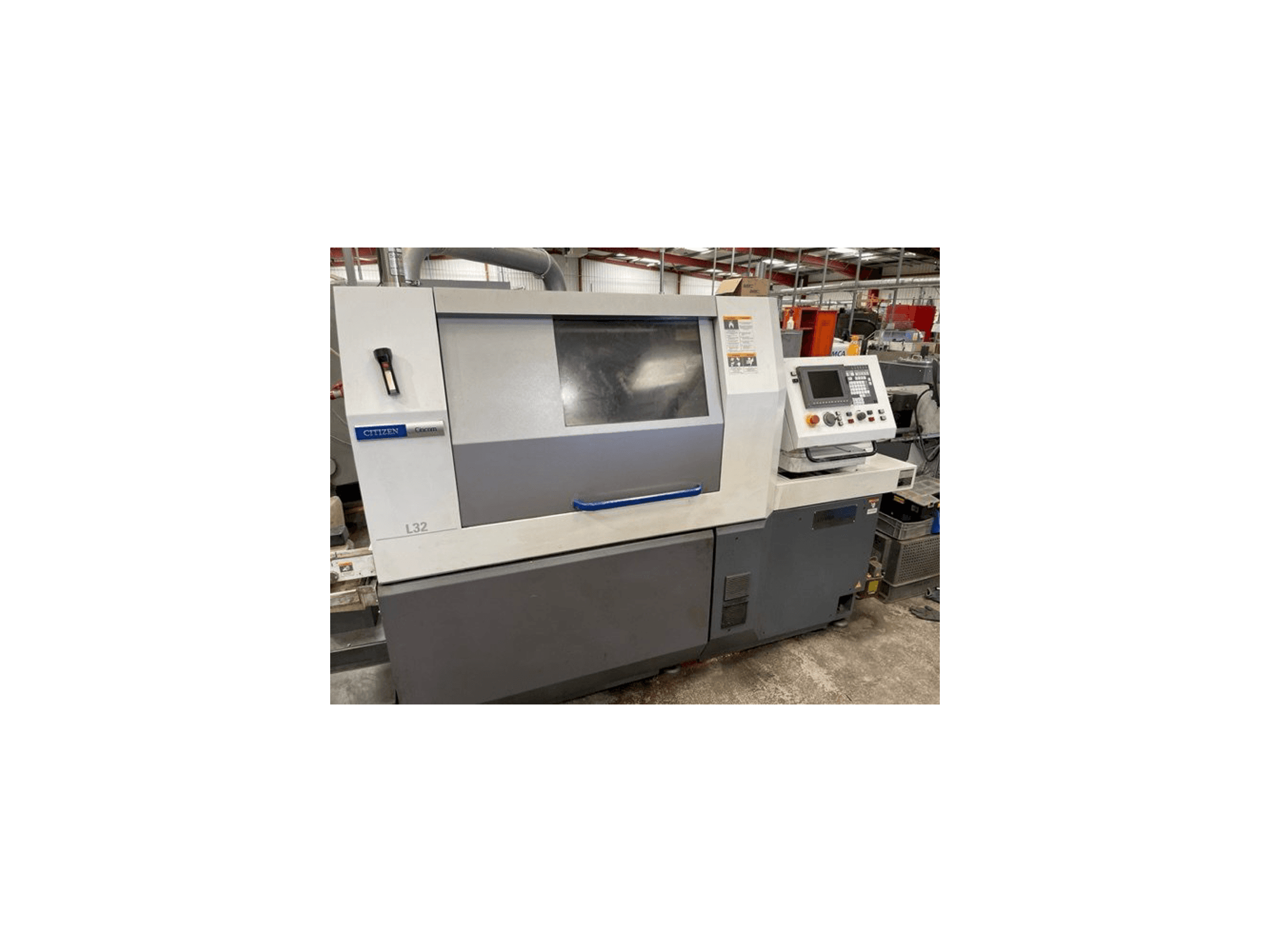 Vue de face de la machine Citizen L32-1M8