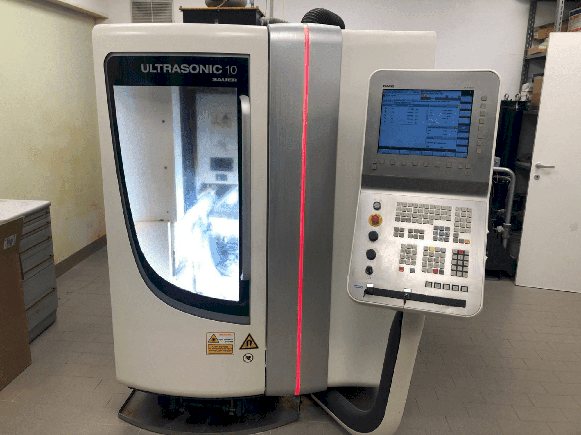Vue de face de la machine DMG SAUER ULTRASONIC 10 Sauer