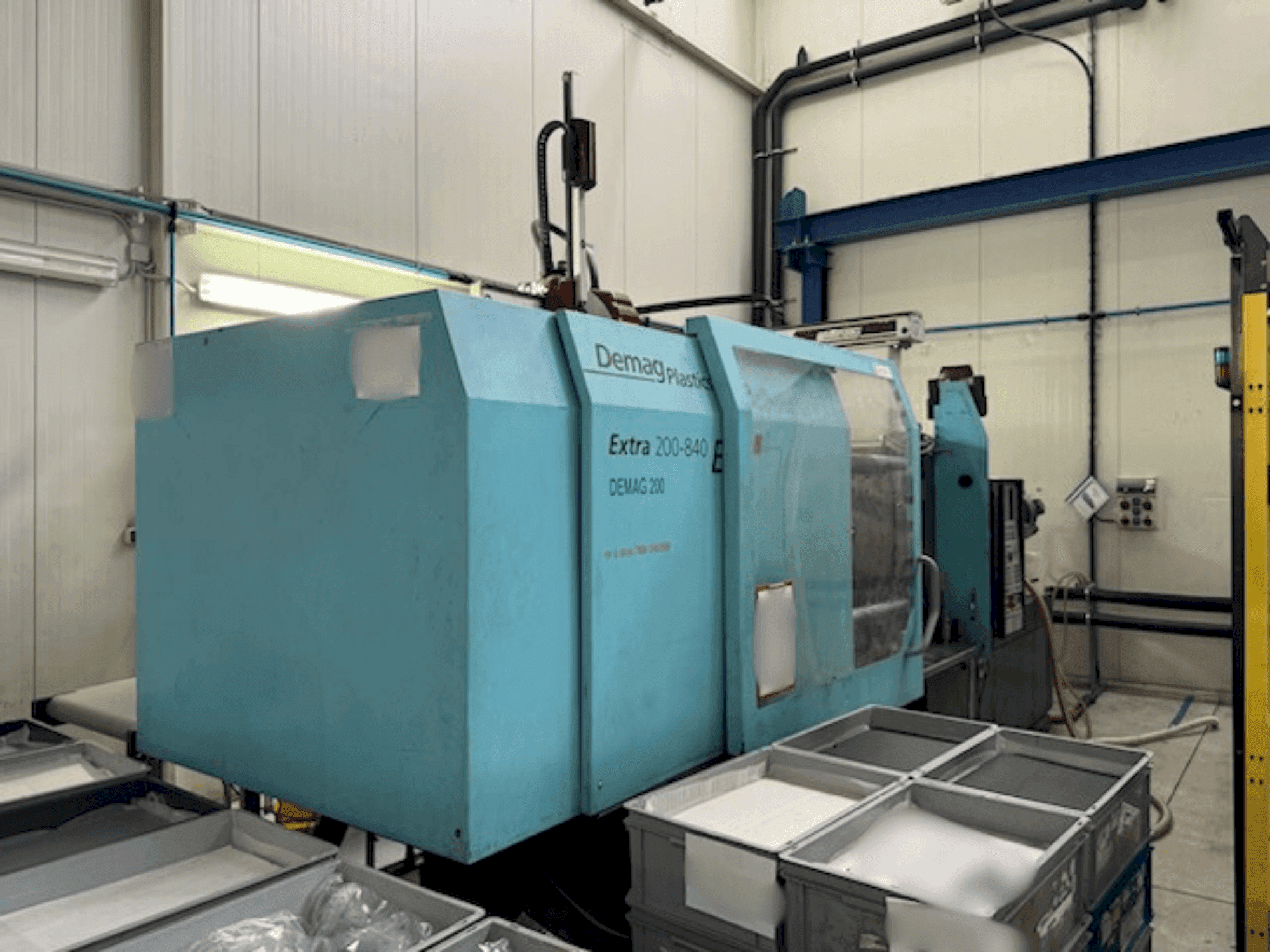 Vue de face de la machine DEMAG Extra 200-840