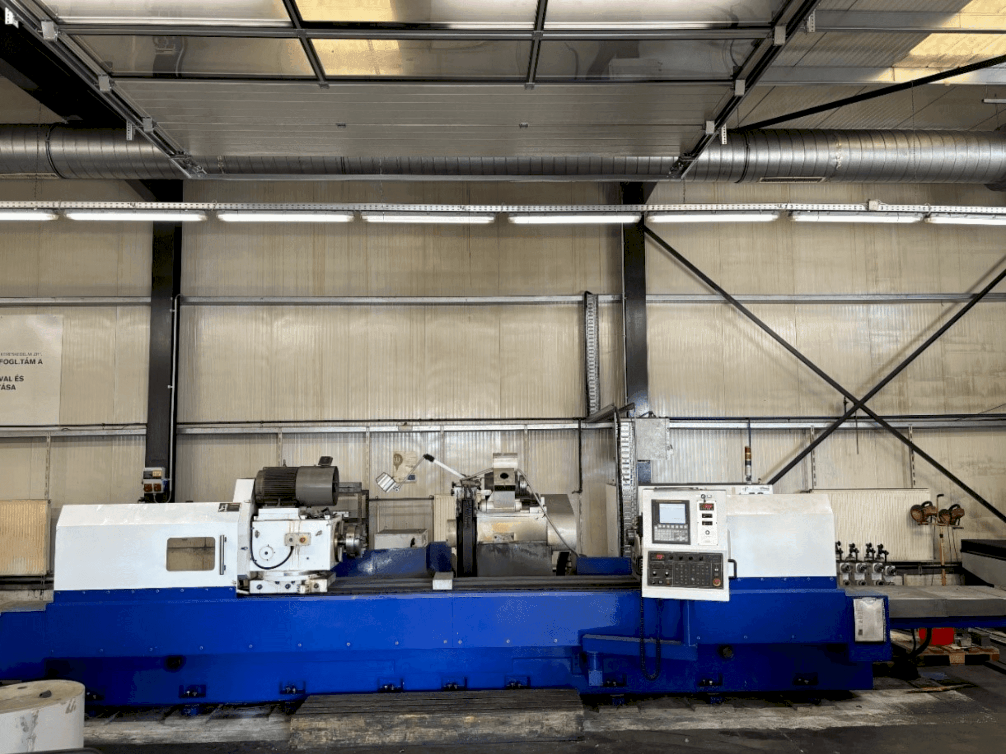 Vue de face de la machine FANUC TT60-20L-C1