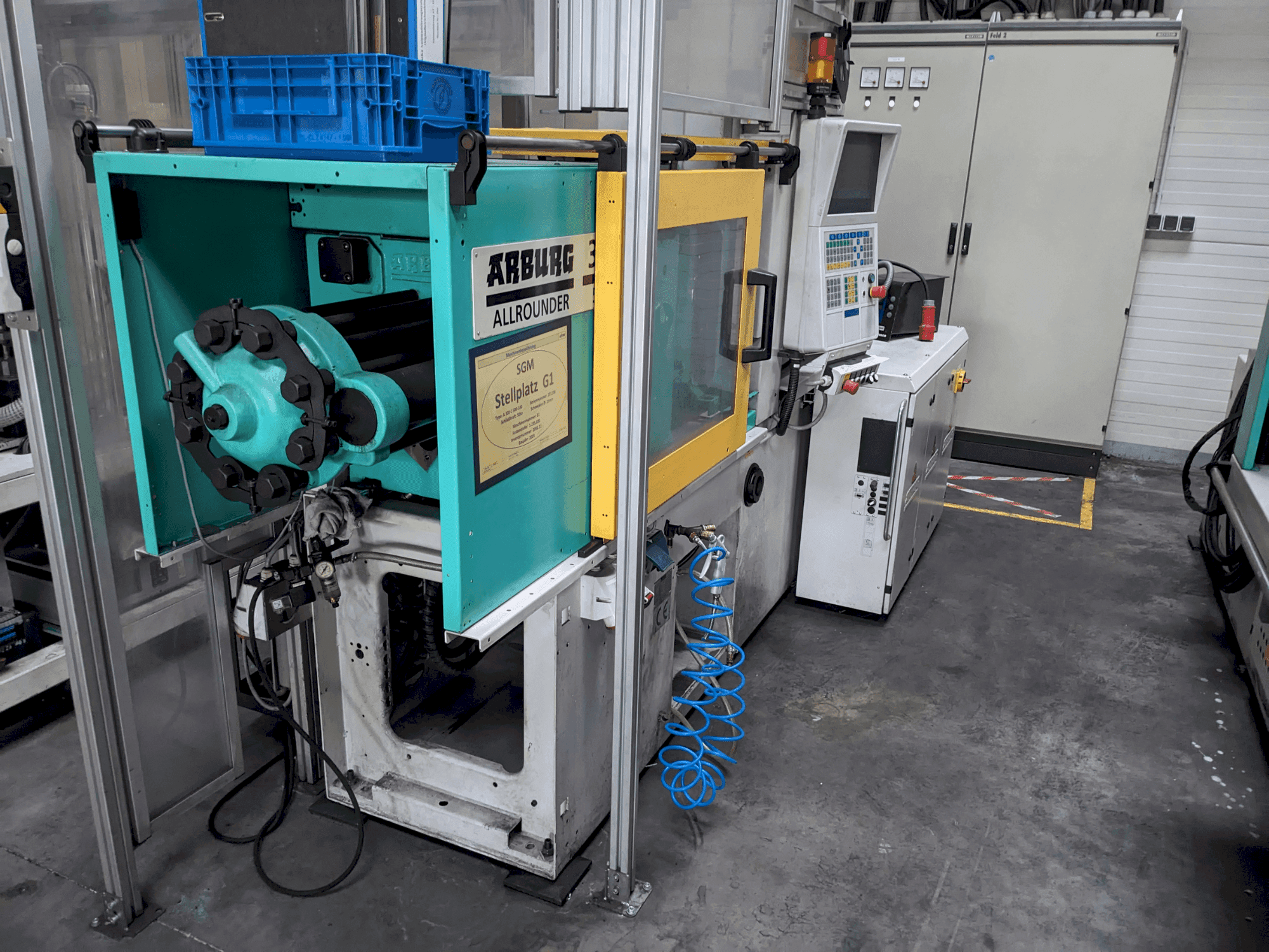 Vue de face de la machine Arburg 320 C 500-100