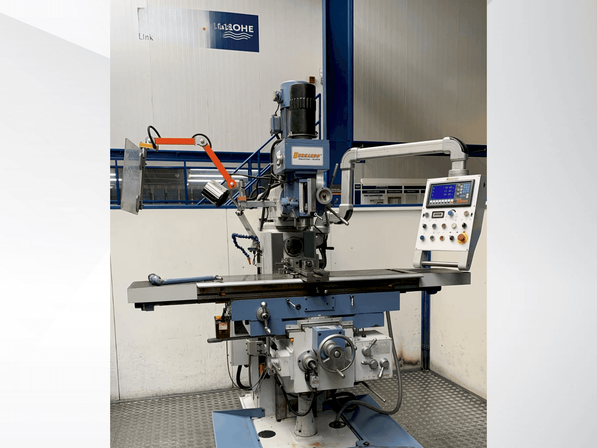 Vue de face de la machine Bernardo UWF 95 N