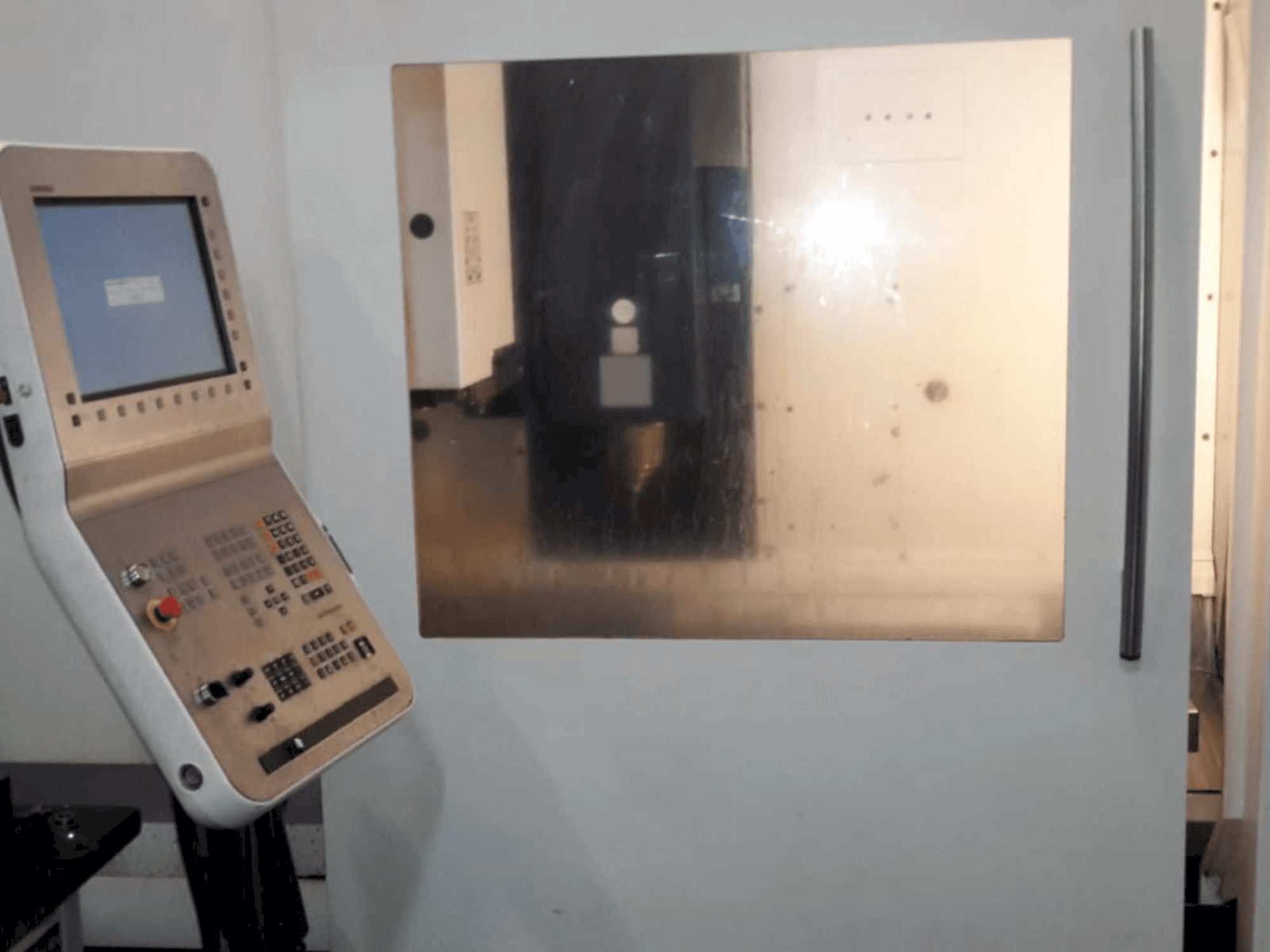 Vue de face de la machine DMG DMC 1035 V ECO