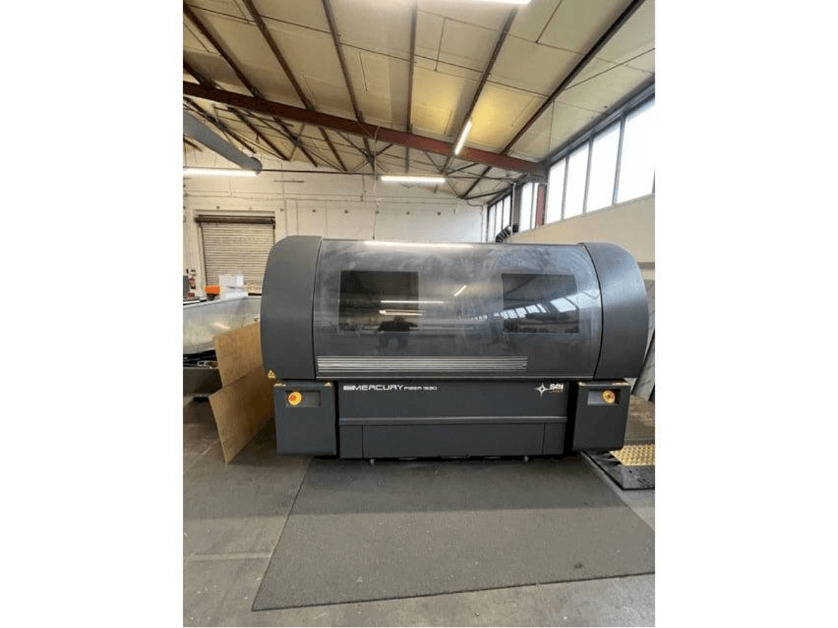 Vue de face de la machine SEI Laser Mercury 1560