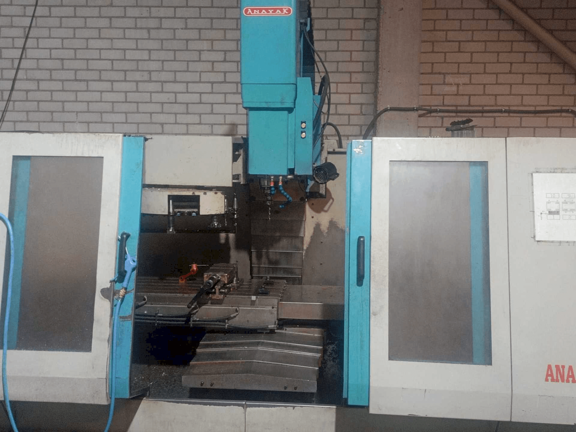 Front view of ANAYAK Anakmatic 11 machine