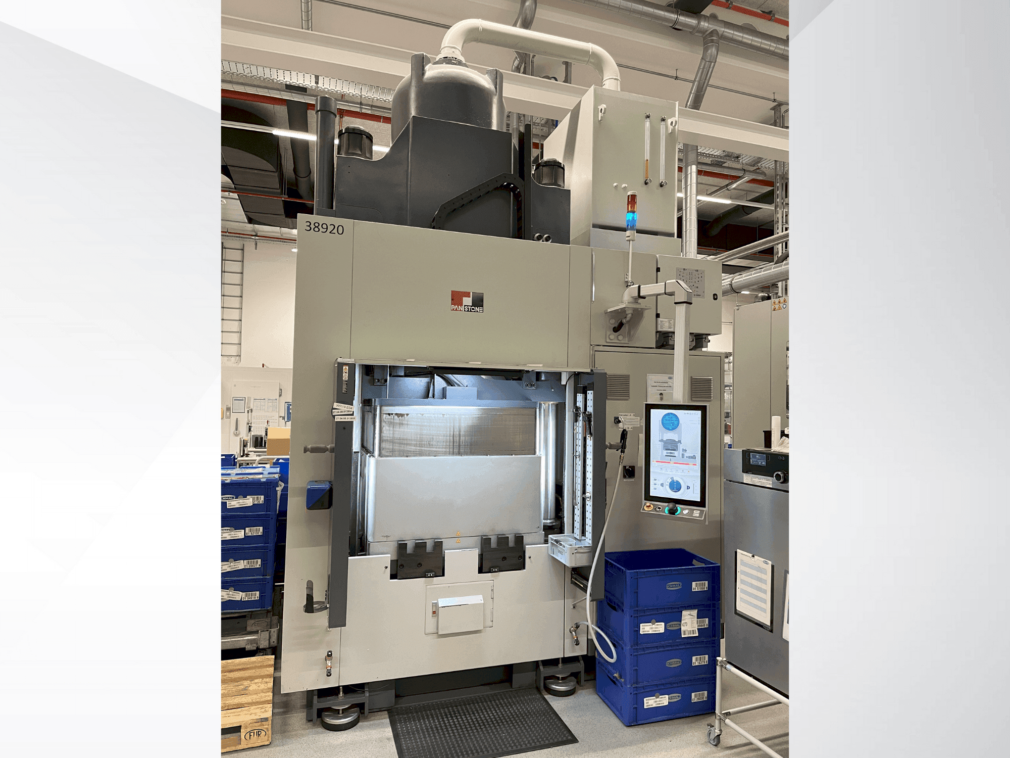 Vue de face de la machine PAN Stone D-V-200-PCD