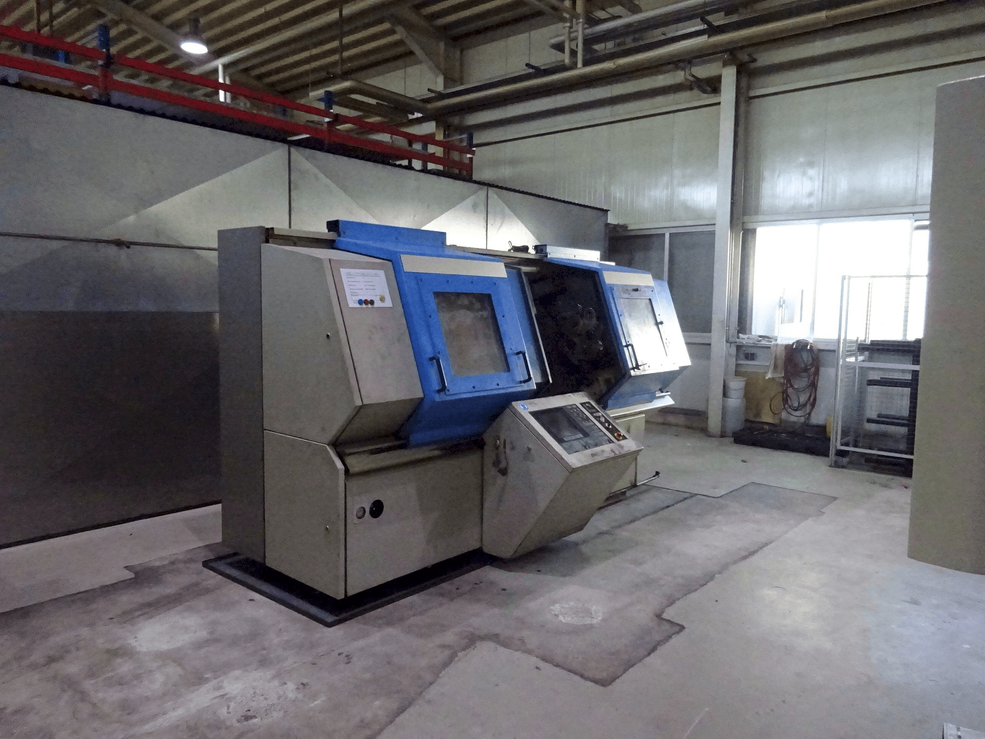 Vue de face de la machine BOEHRINGER VDF 180 C