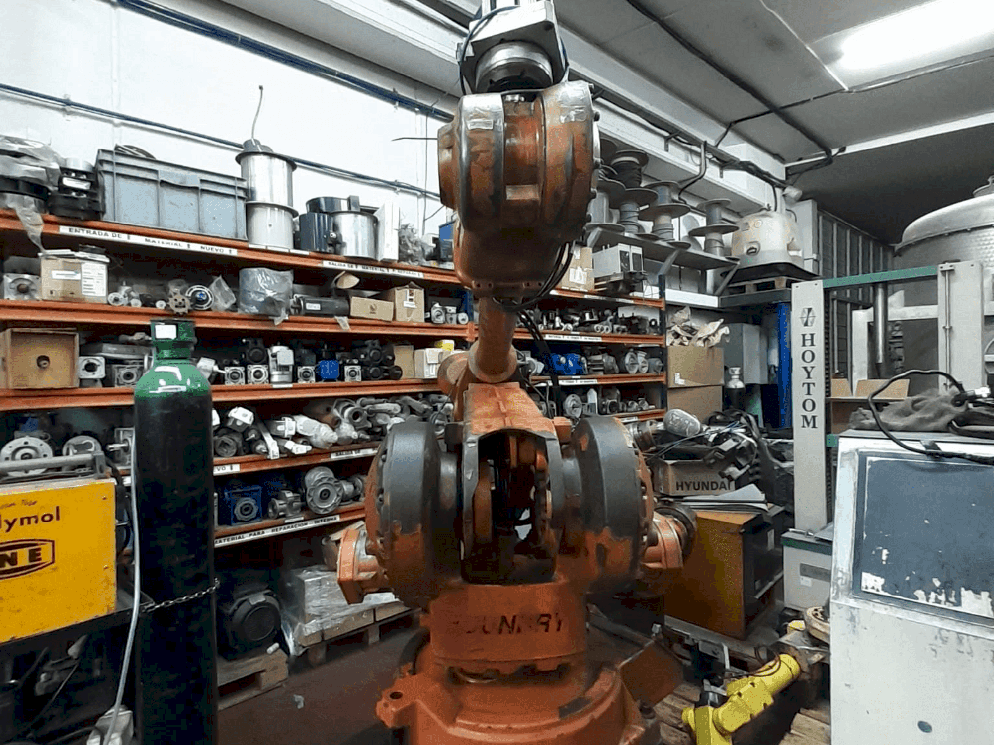 Vue de face de la machine ABB IRB 4400 (2018)