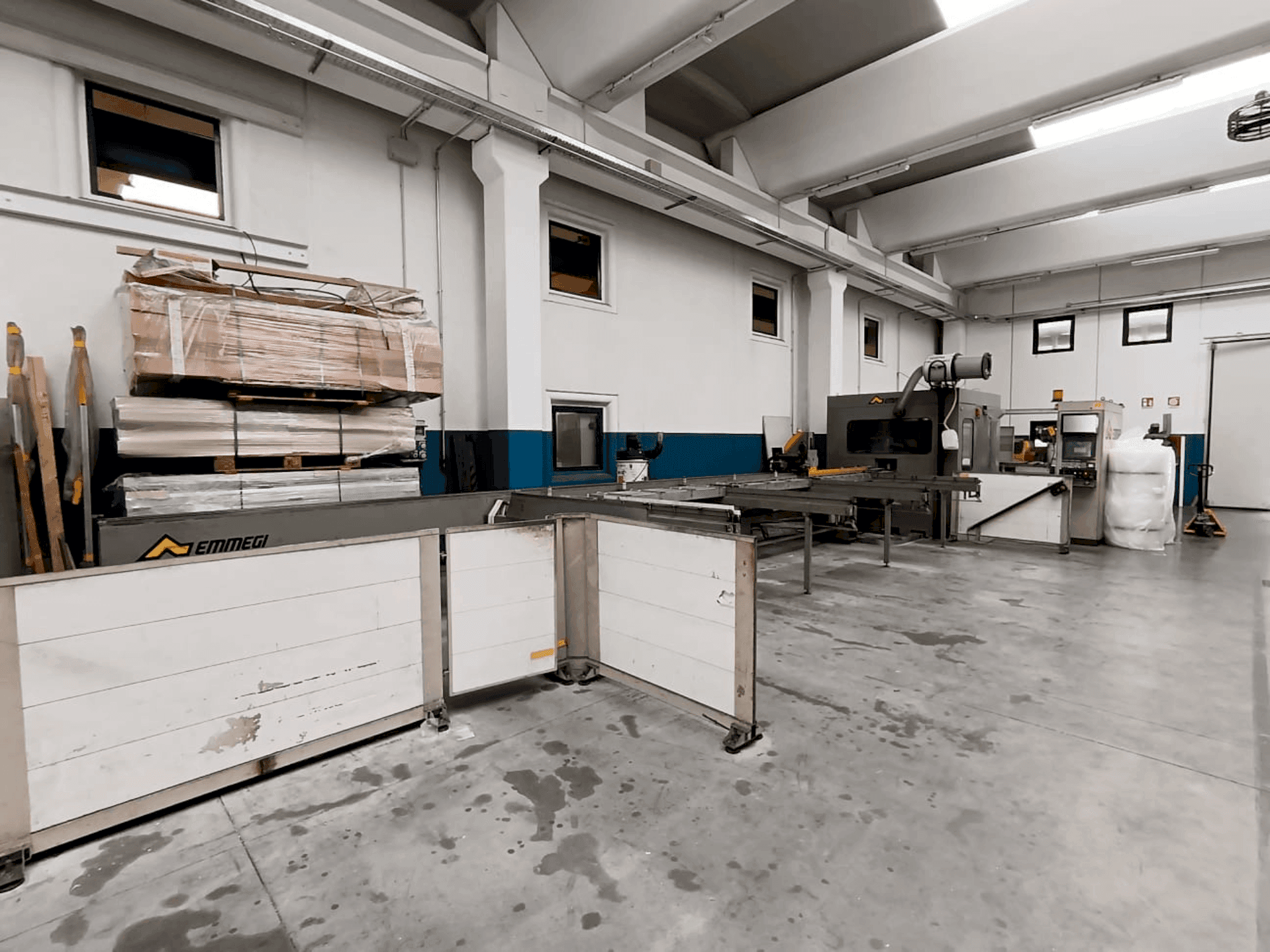 Vue de face de la machine Emmegi Quadra