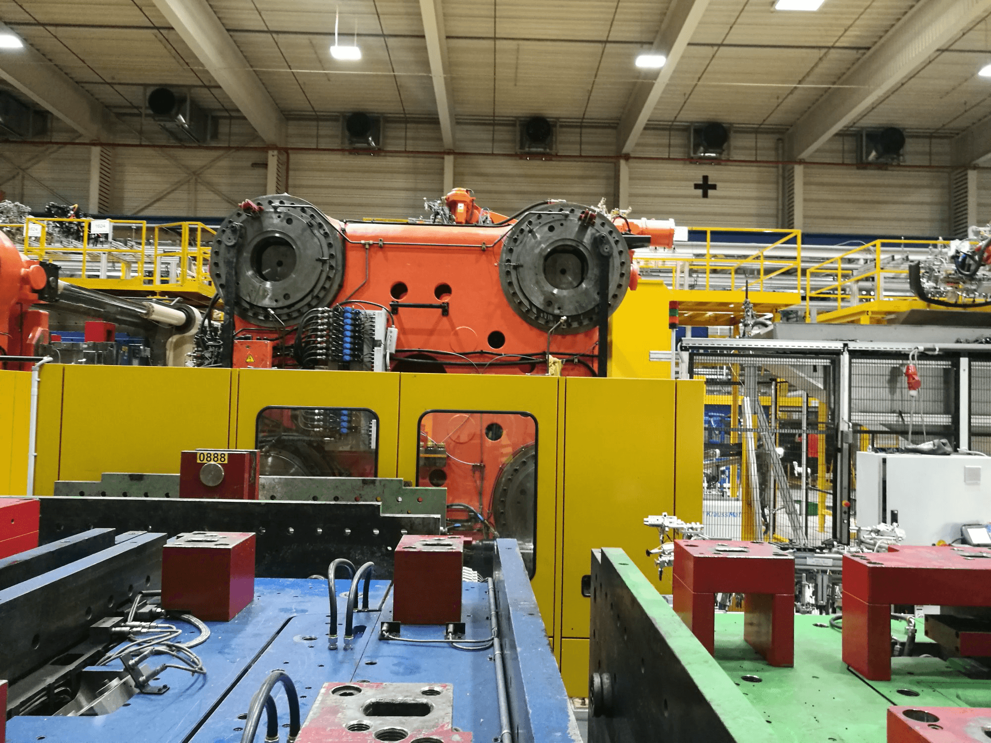 Front view of Husky E 3150 RS 170/155 Machine