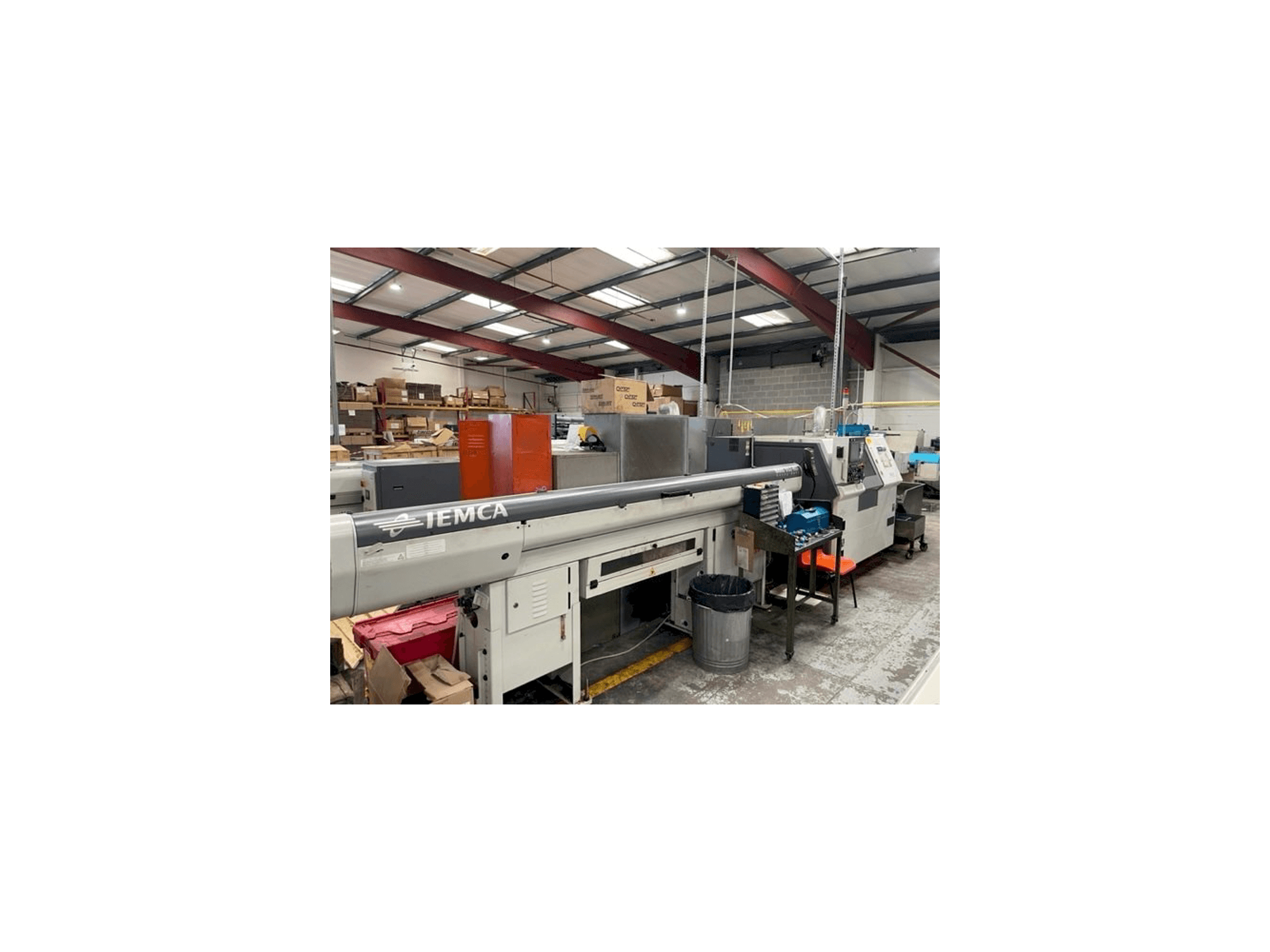 Vue de face de la machine Miyano BNA-42MSY2