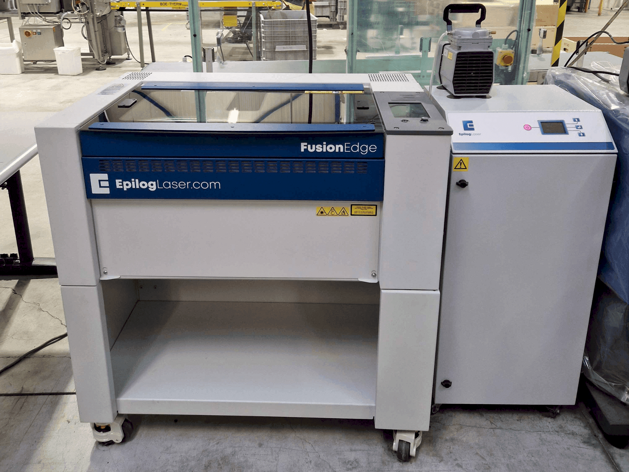 Vue de face de la machine EPILOG Laser Fusion Ege 12 30watt fiber