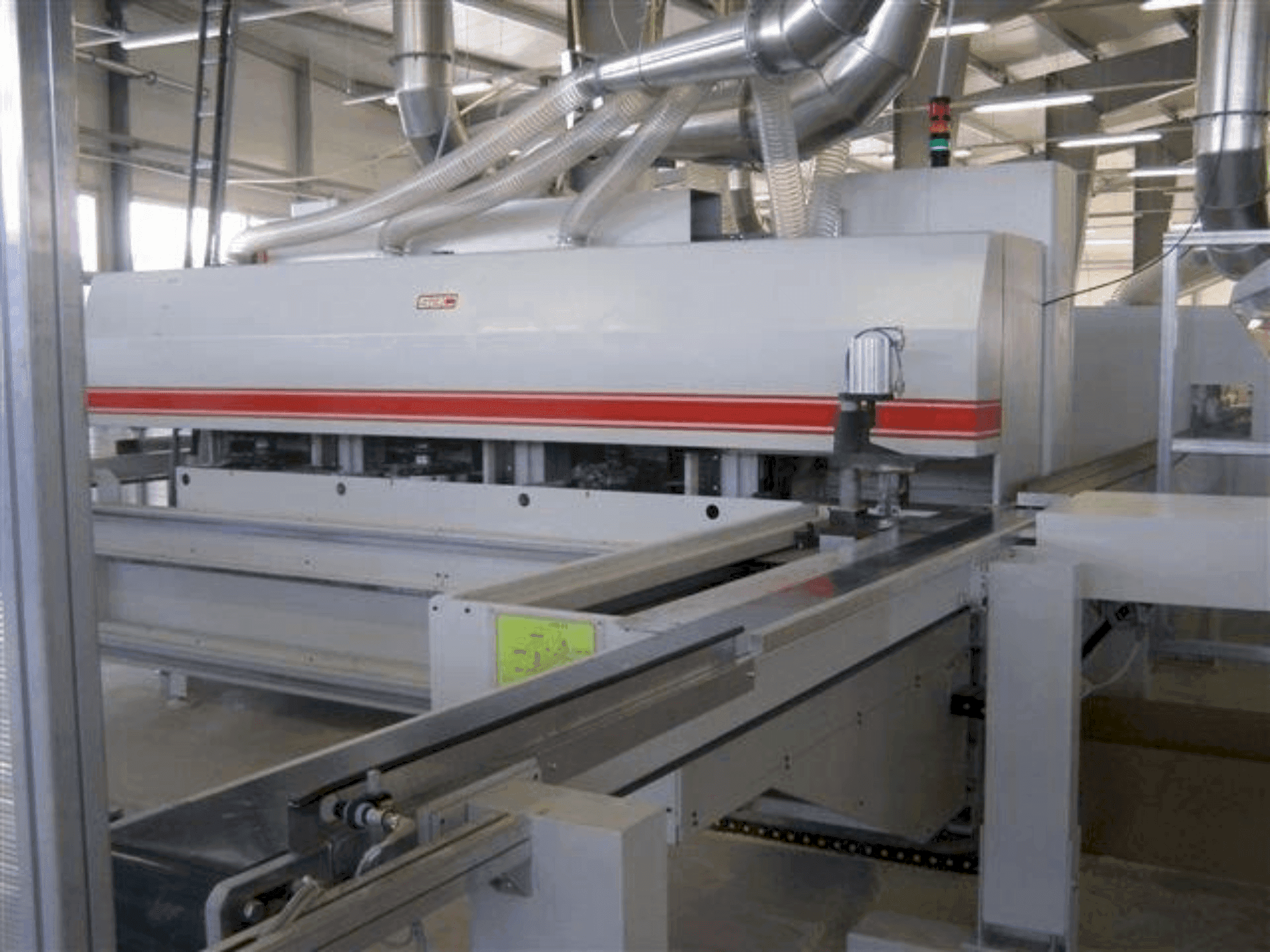 Vue de face de la machine SAC F300