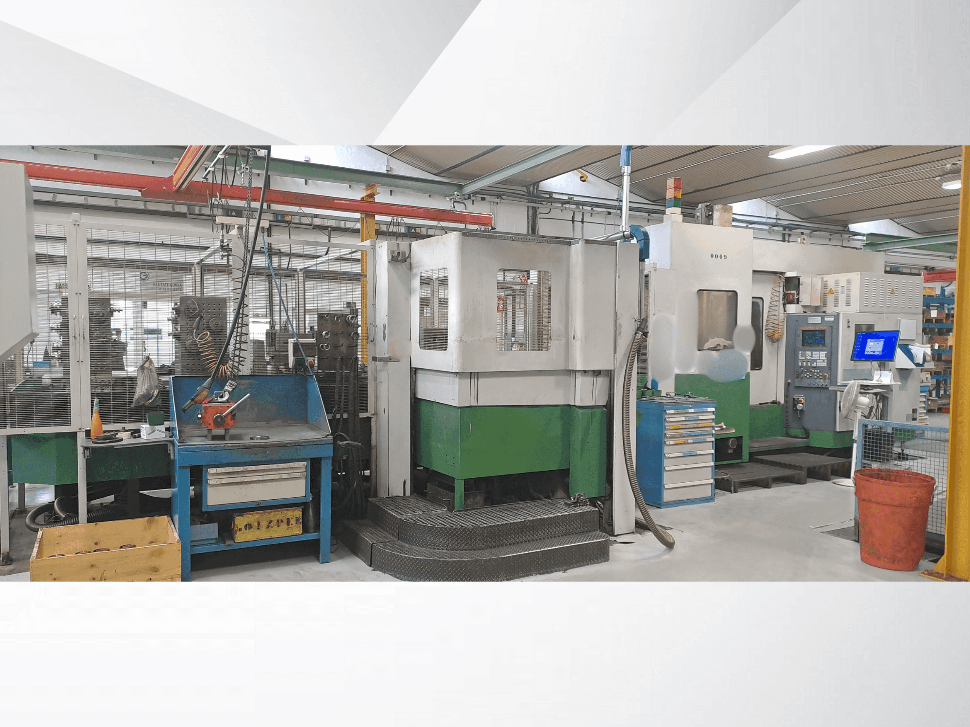 Vue de face de la machine Mazak HV-630