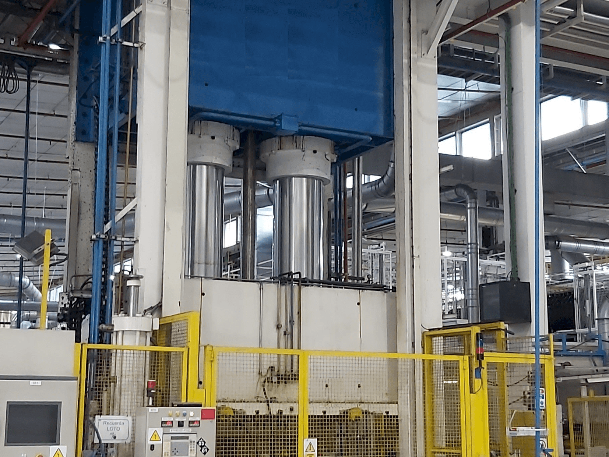 Front view of Pinette 1500 Ton machine