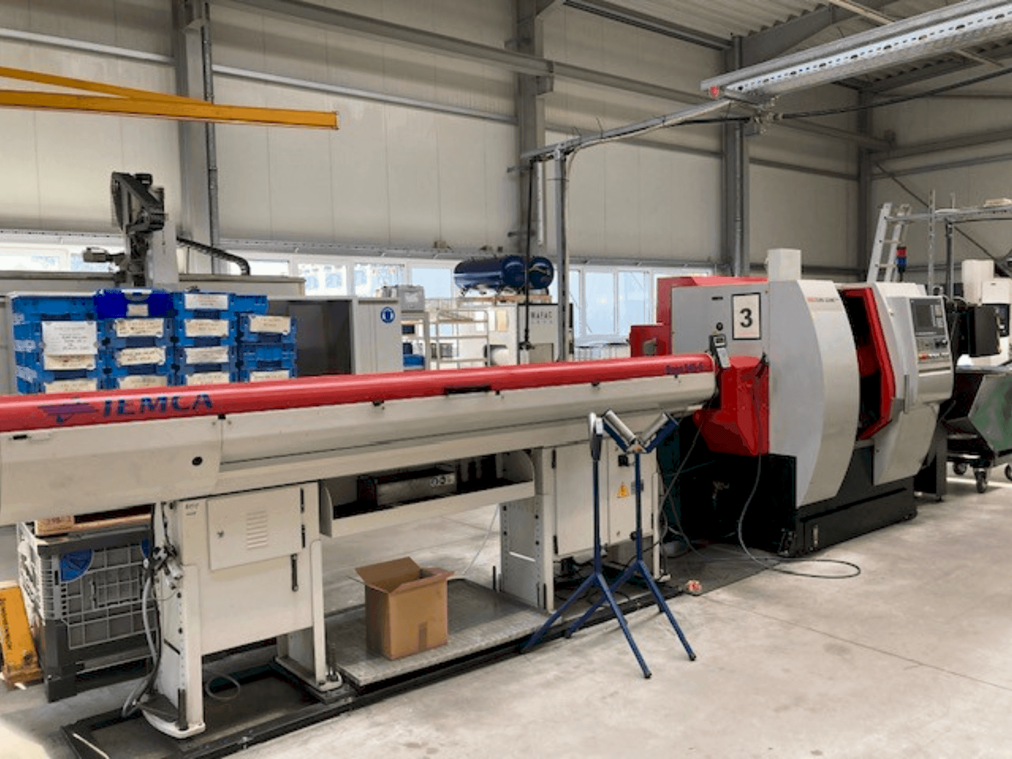 Vue de face de la machine EMCO TURN 332 MCPlus