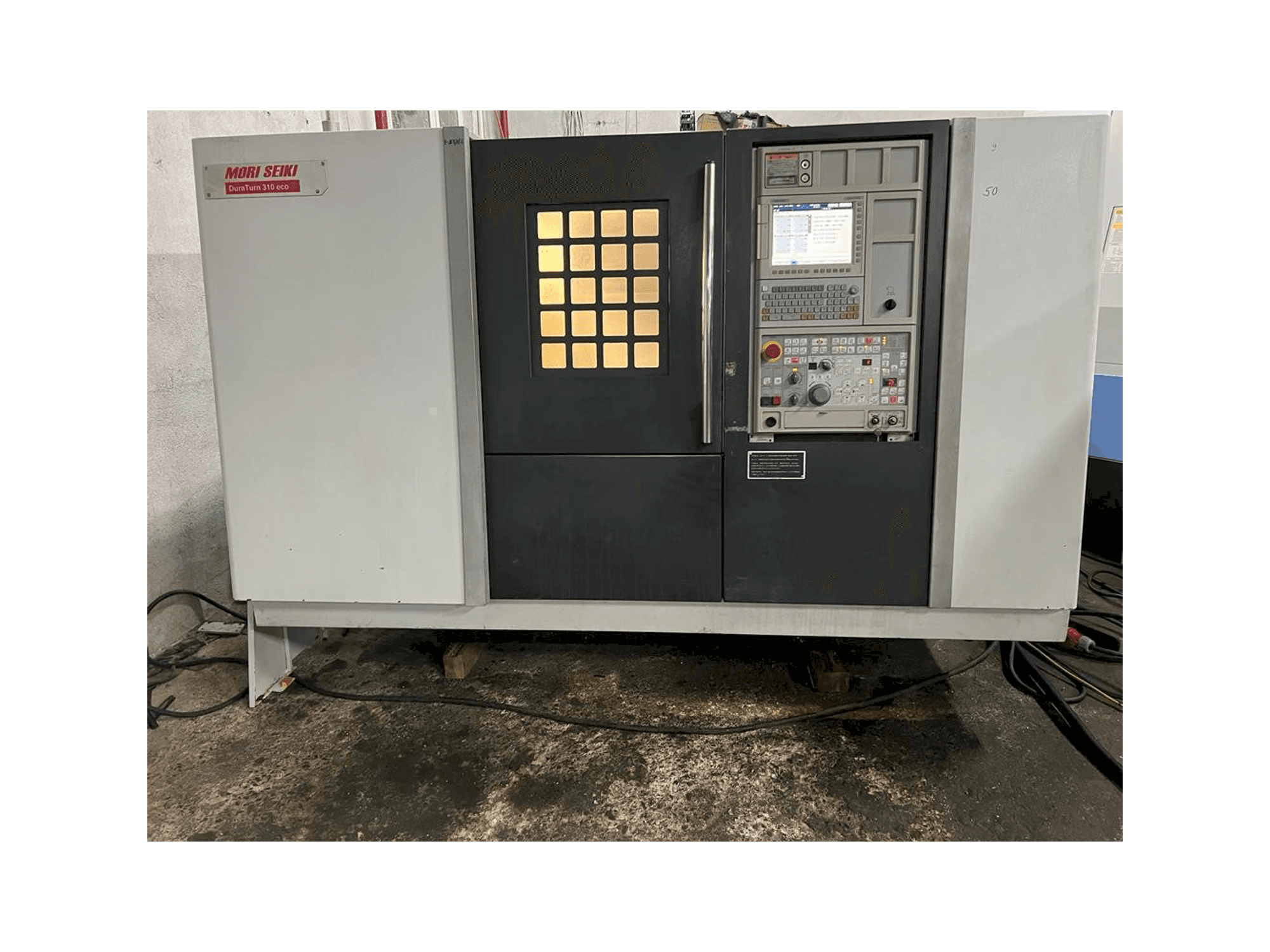 Vue de face de la machine DMG Mori Seiki DuraTurn 310 eco